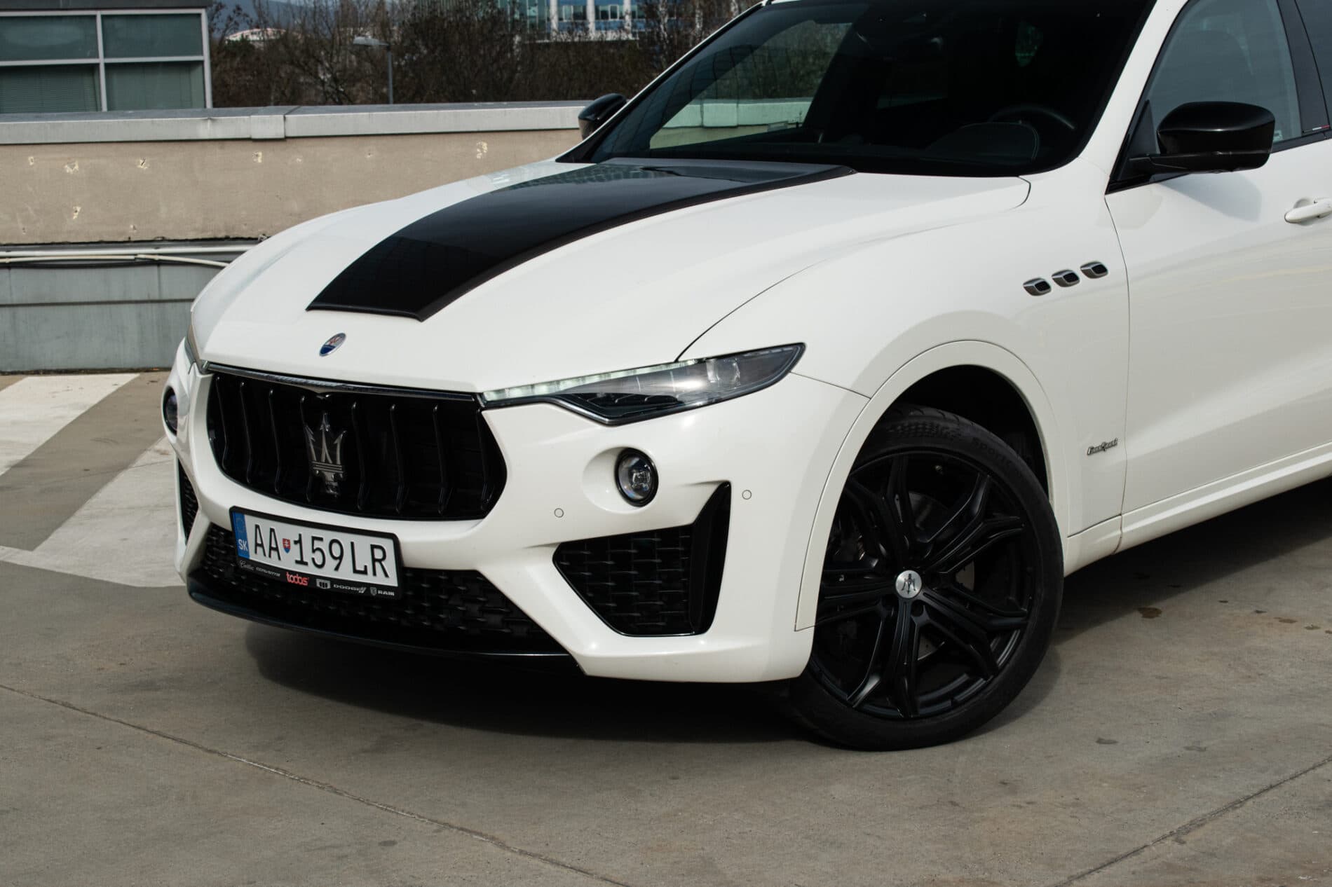 2019 Maserati Levante, biela suv, 85 819 km