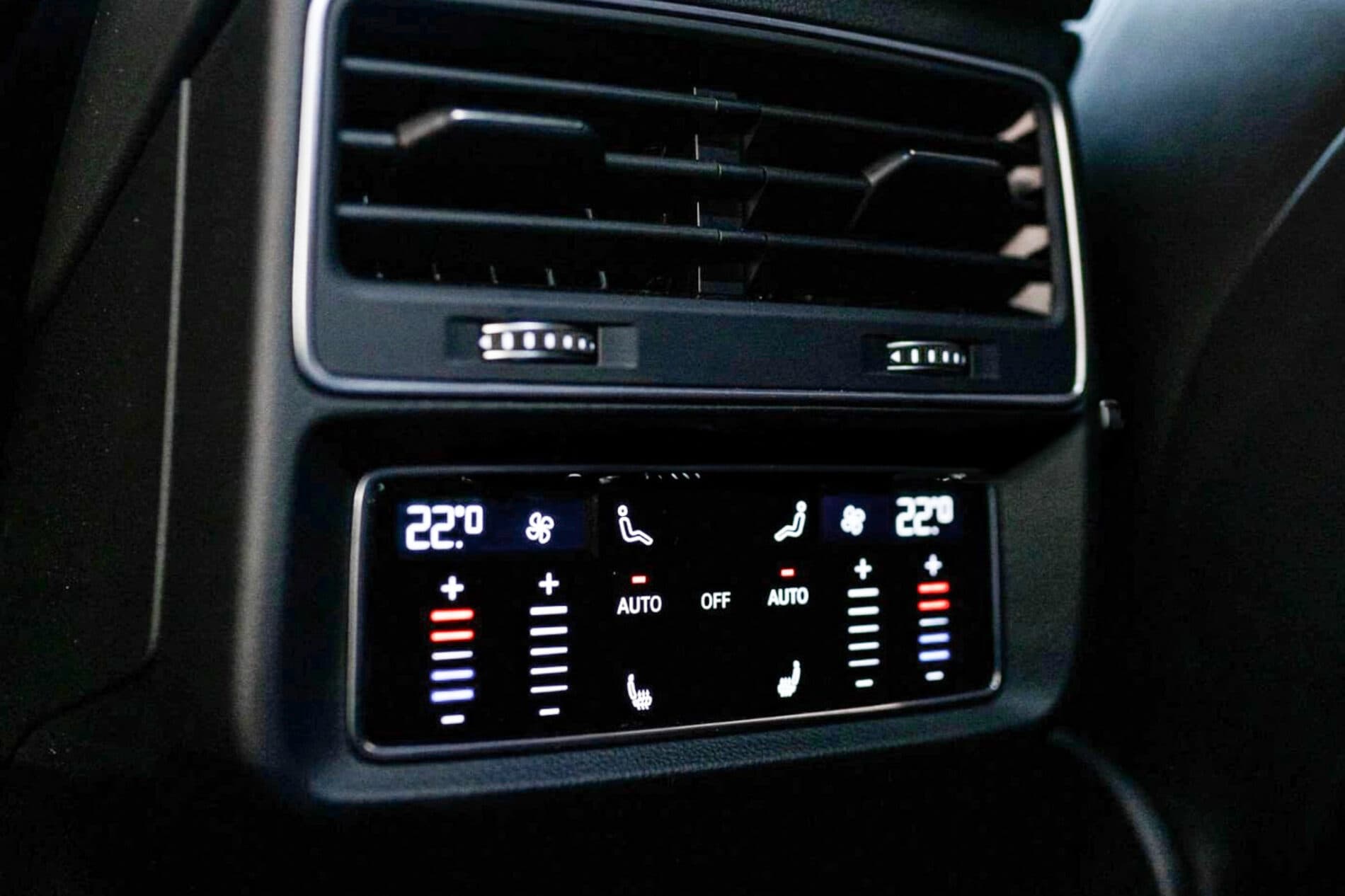 2021 AUDI SQ8, sivá suv, 122 000 km