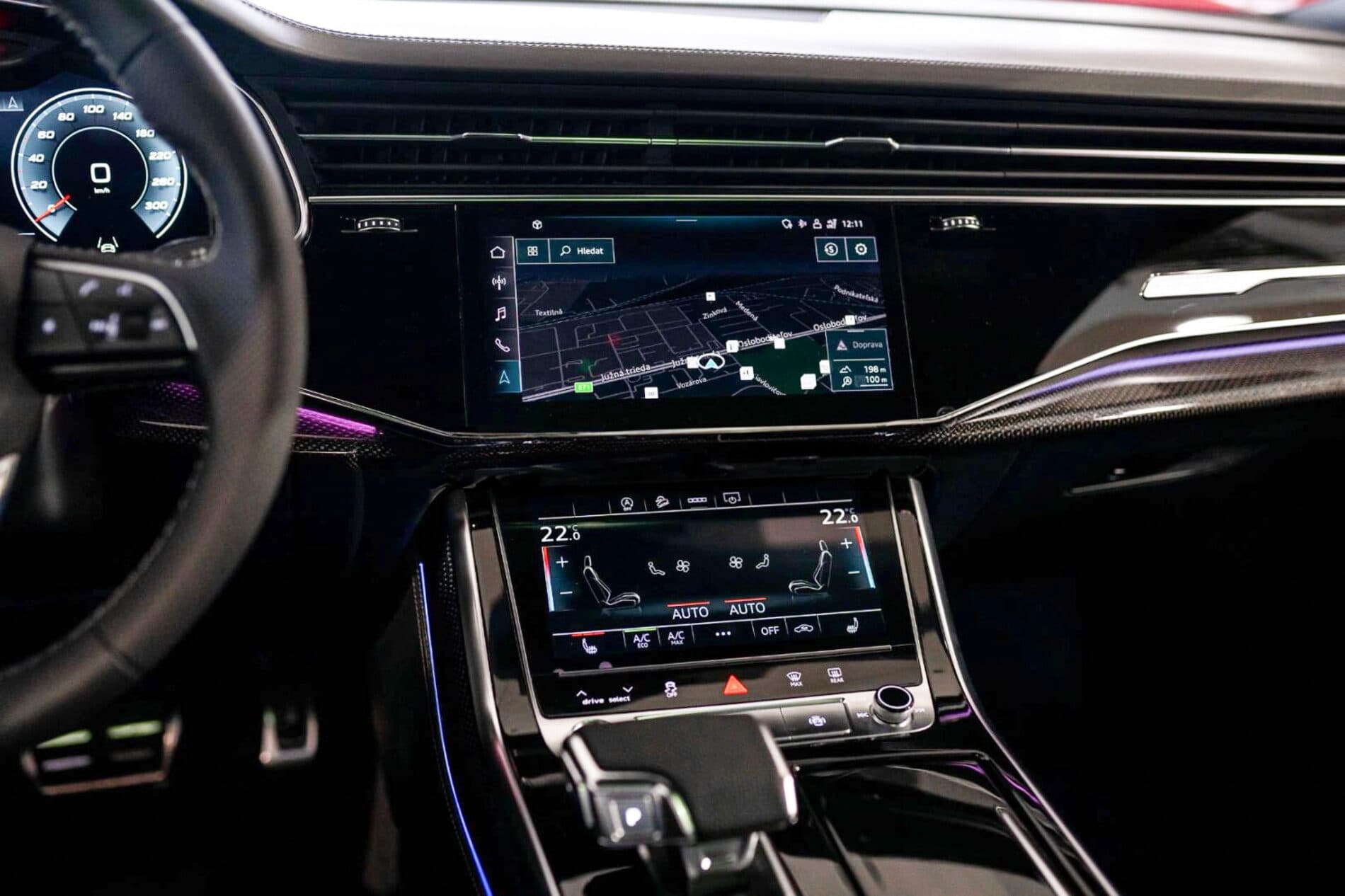 2021 AUDI SQ8, sivá suv, 122 000 km