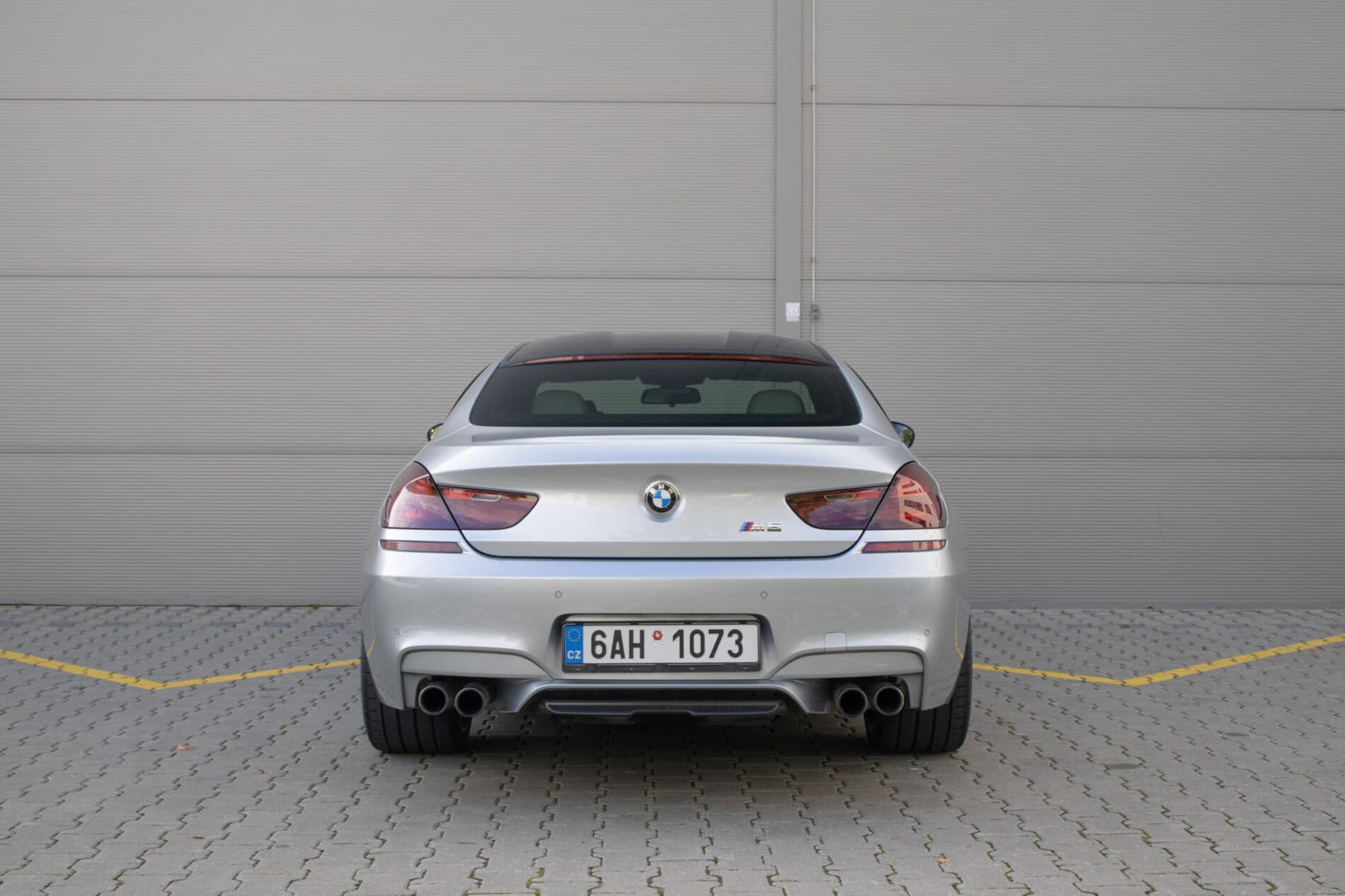 2017 BMW M6, sivá sedan, 30 396 km