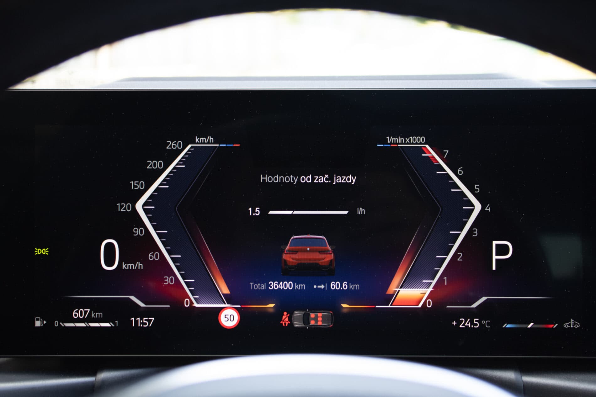 2023 BMW M340i, červená kombi, 36 400 km