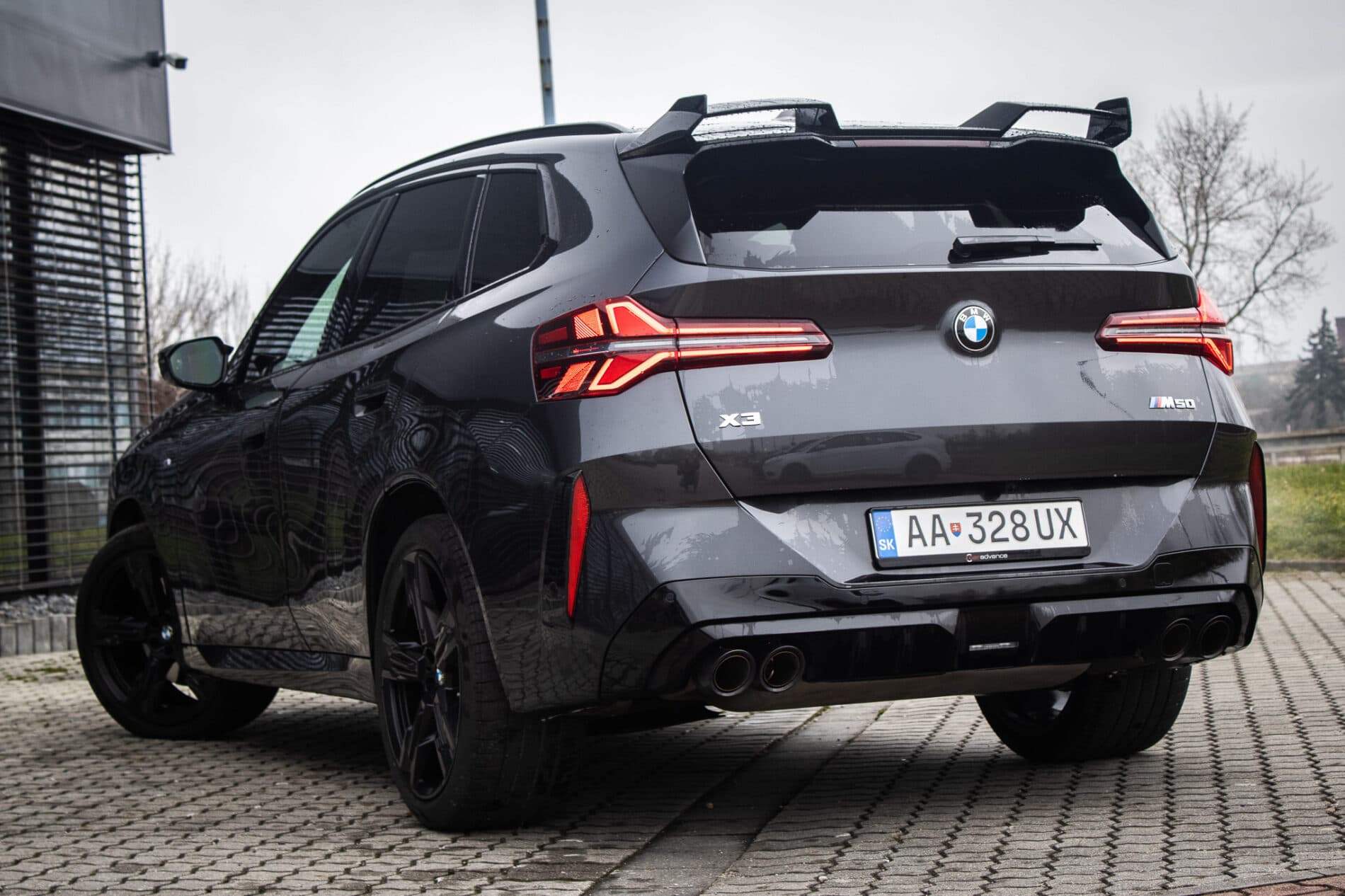 2025 BMW X3 M50, sivá suv, 19 096 km