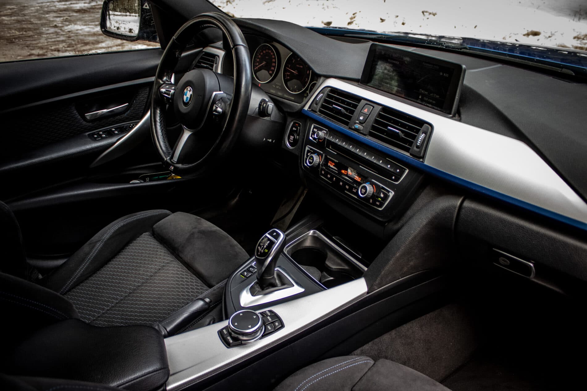 2015 BMW 328i, modrá kombi, 169 629 km
