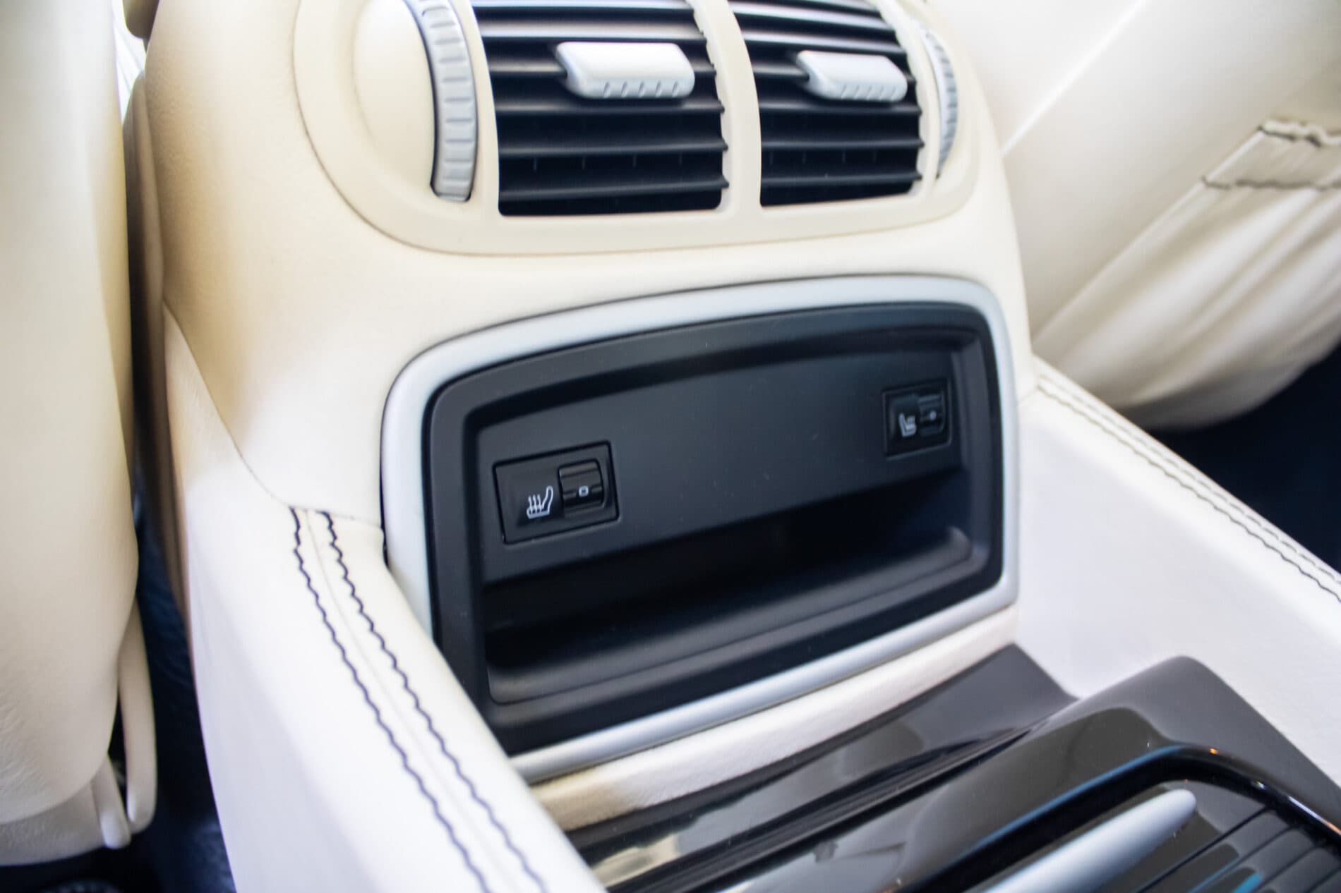 2008 Porsche Cayenne Turbo, čierna suv, 67 427 km