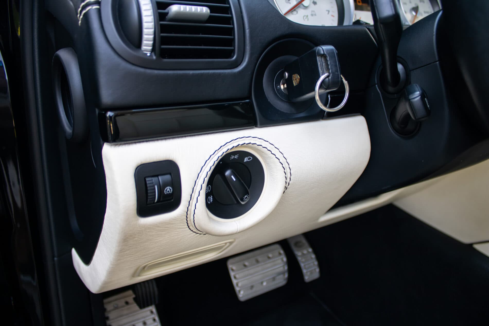 2008 Porsche Cayenne Turbo, čierna suv, 67 427 km