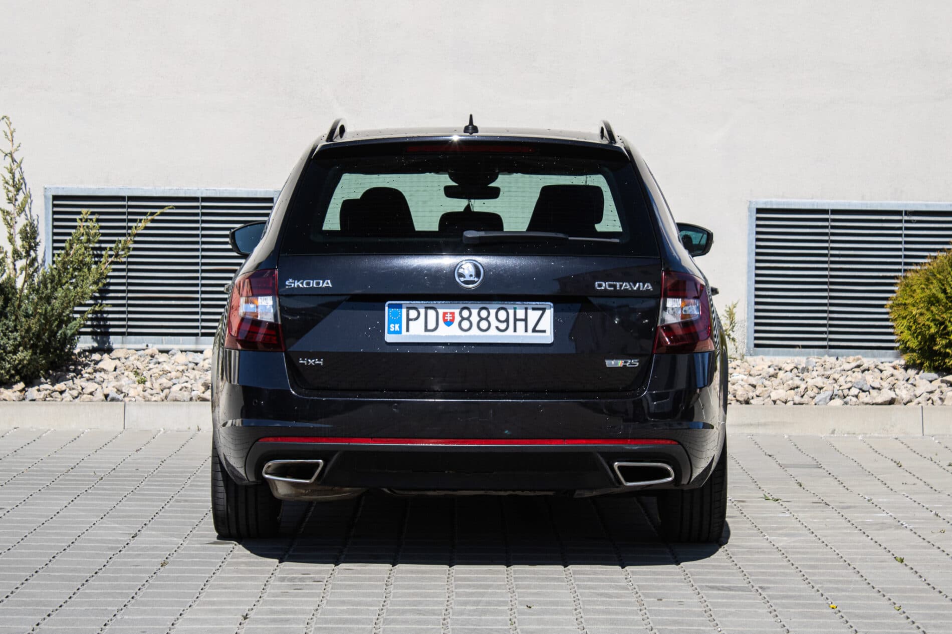 2017 Skoda Octavia RS, čierna kombi, 216 446 km