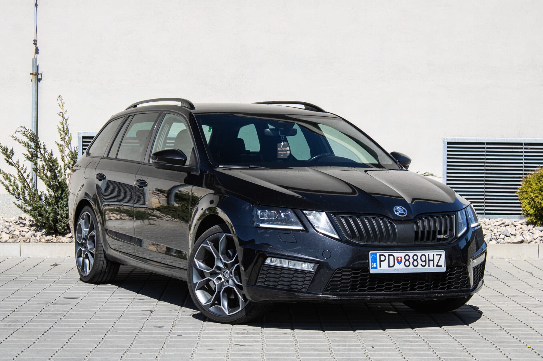 2017 Skoda Octavia RS, čierna kombi, 216 446 km