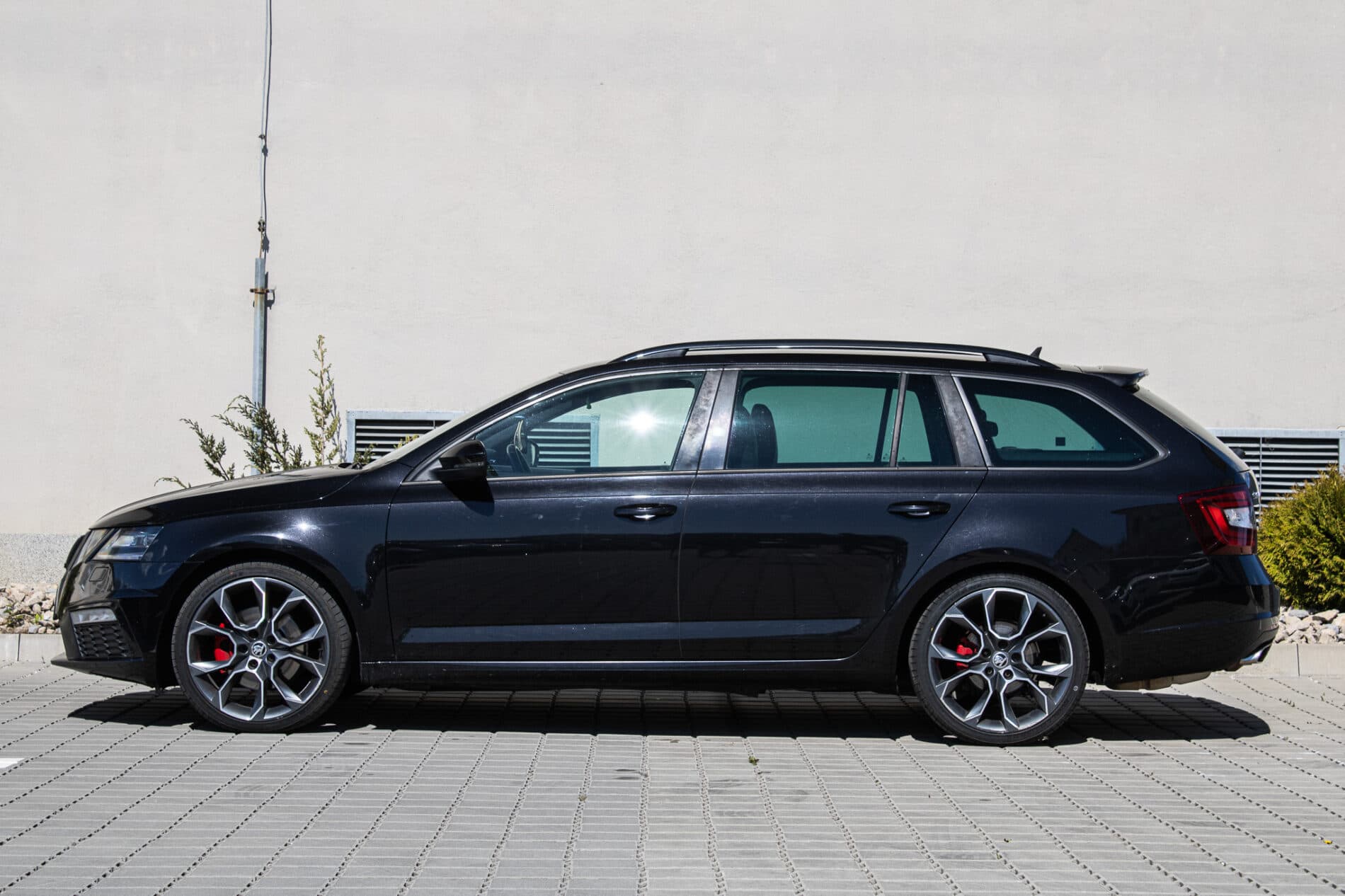 2017 Skoda Octavia RS, čierna kombi, 216 446 km