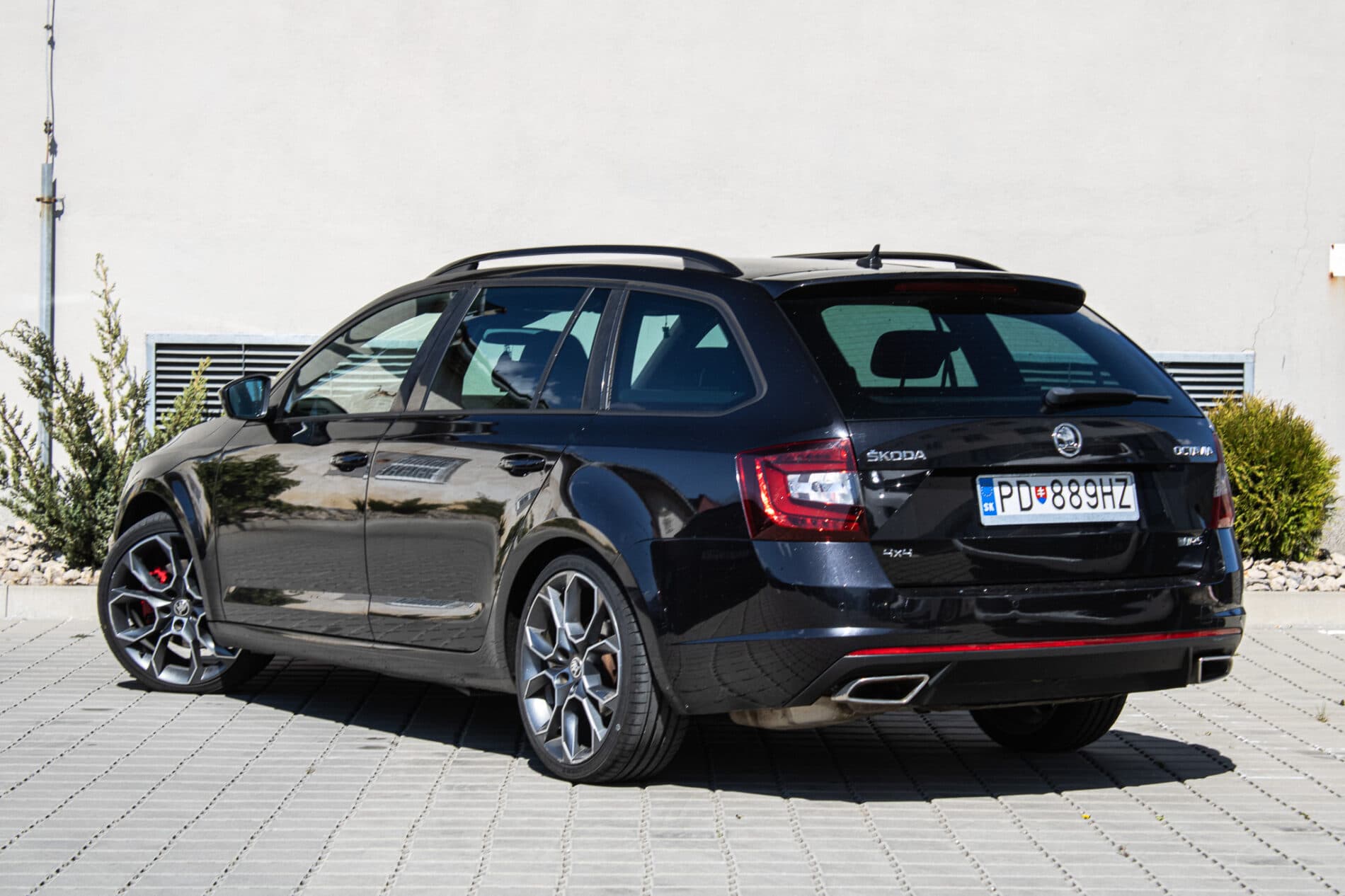 2017 Skoda Octavia RS, čierna kombi, 216 446 km