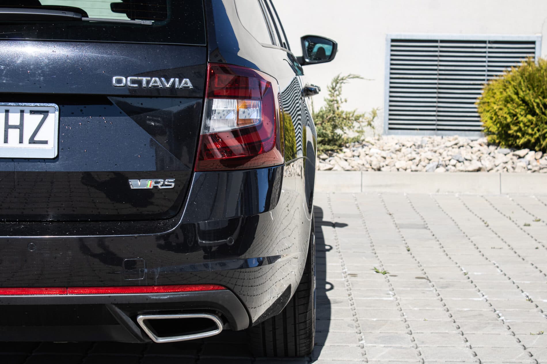 2017 Skoda Octavia RS, čierna kombi, 216 446 km