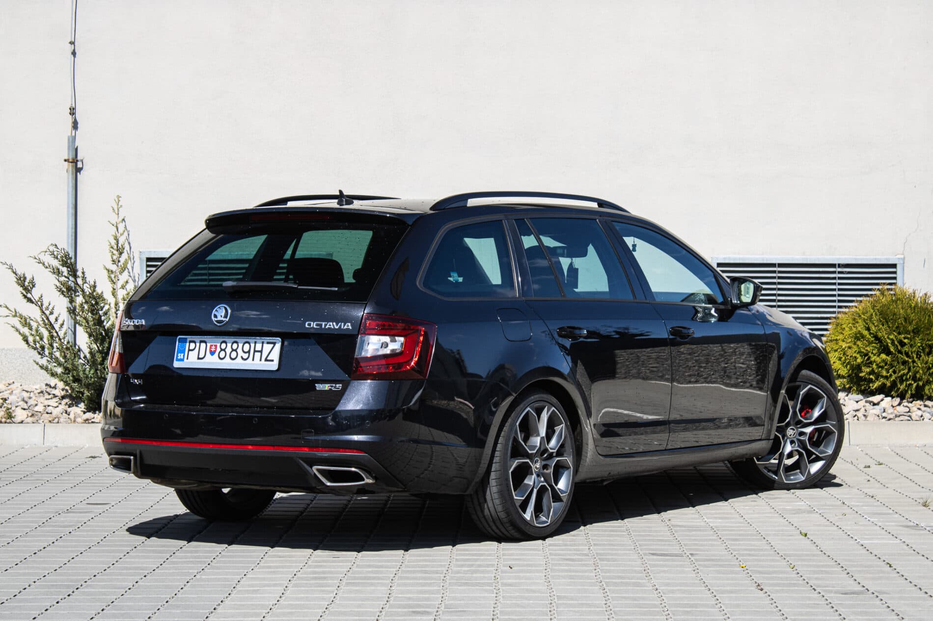 2017 Skoda Octavia RS, čierna kombi, 216 446 km