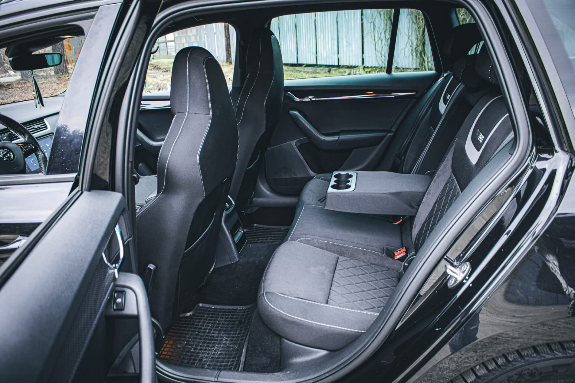 2017 Skoda Octavia RS, čierna kombi, 216 446 km