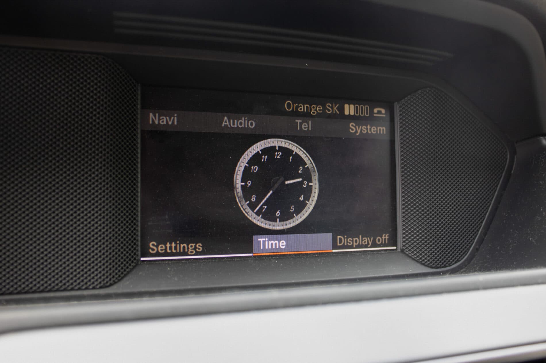 2011 Mercedes-Benz C 300, biela sedan, 206 000 km
