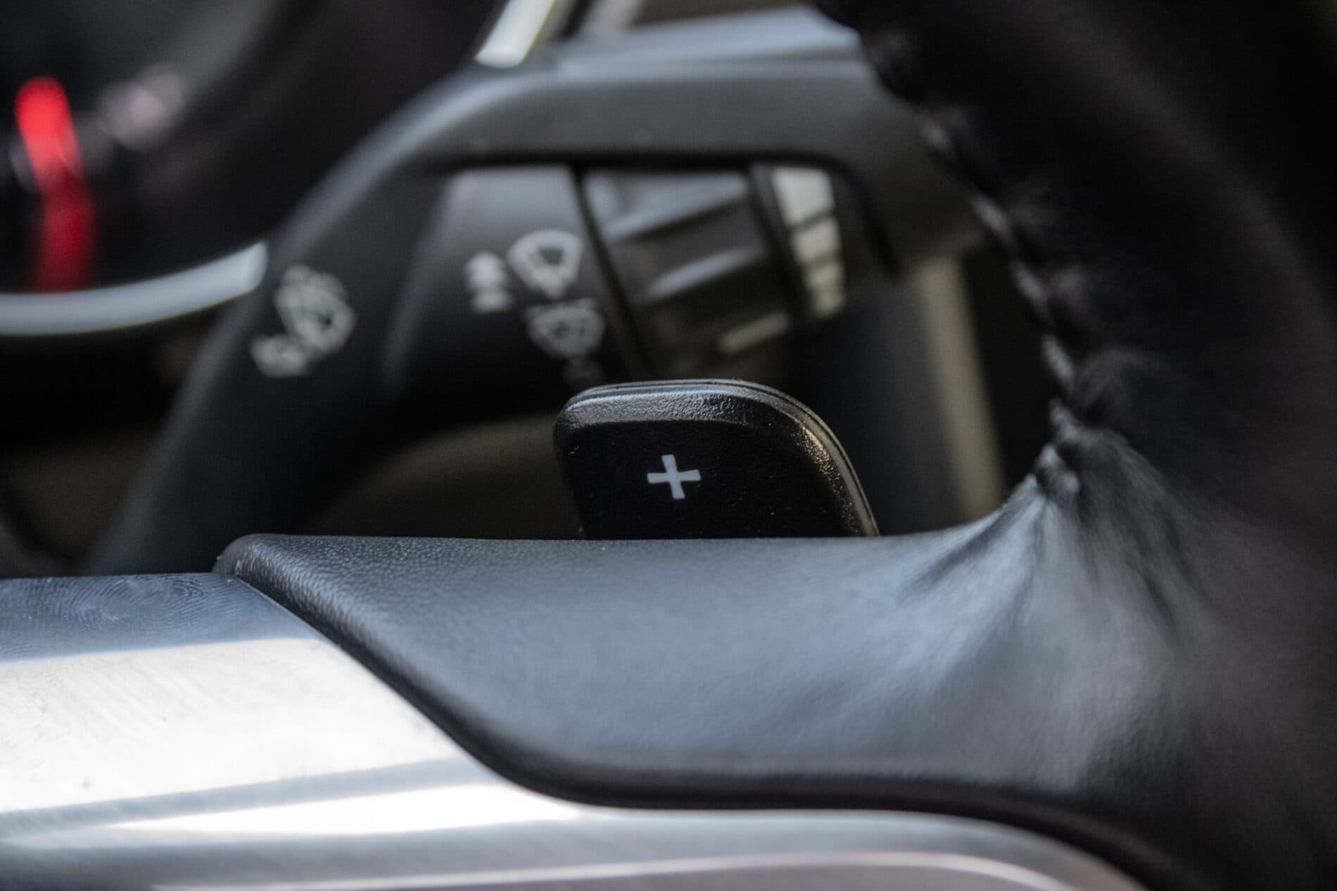 2022 Ford Mustang Mach 1, sivá kupé, 83 631 km