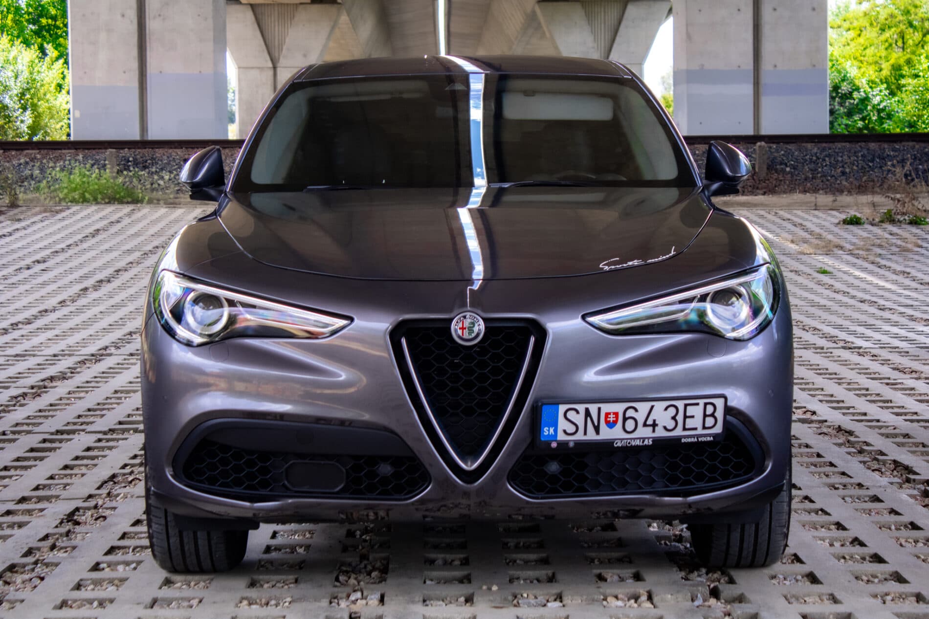 2019 Alfa Romeo Stelvio, sivá suv, 56 139 km