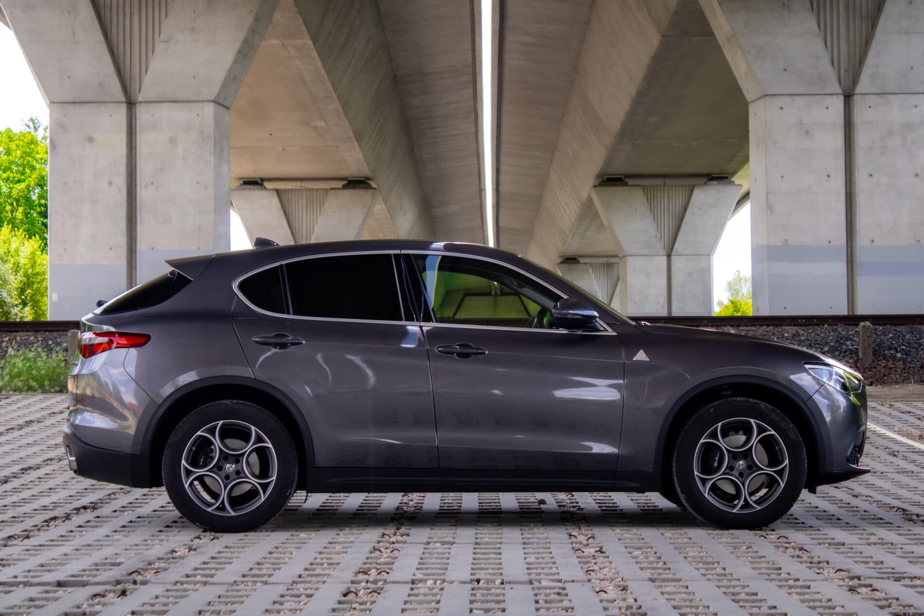 2019 Alfa Romeo Stelvio, sivá suv, 56 139 km