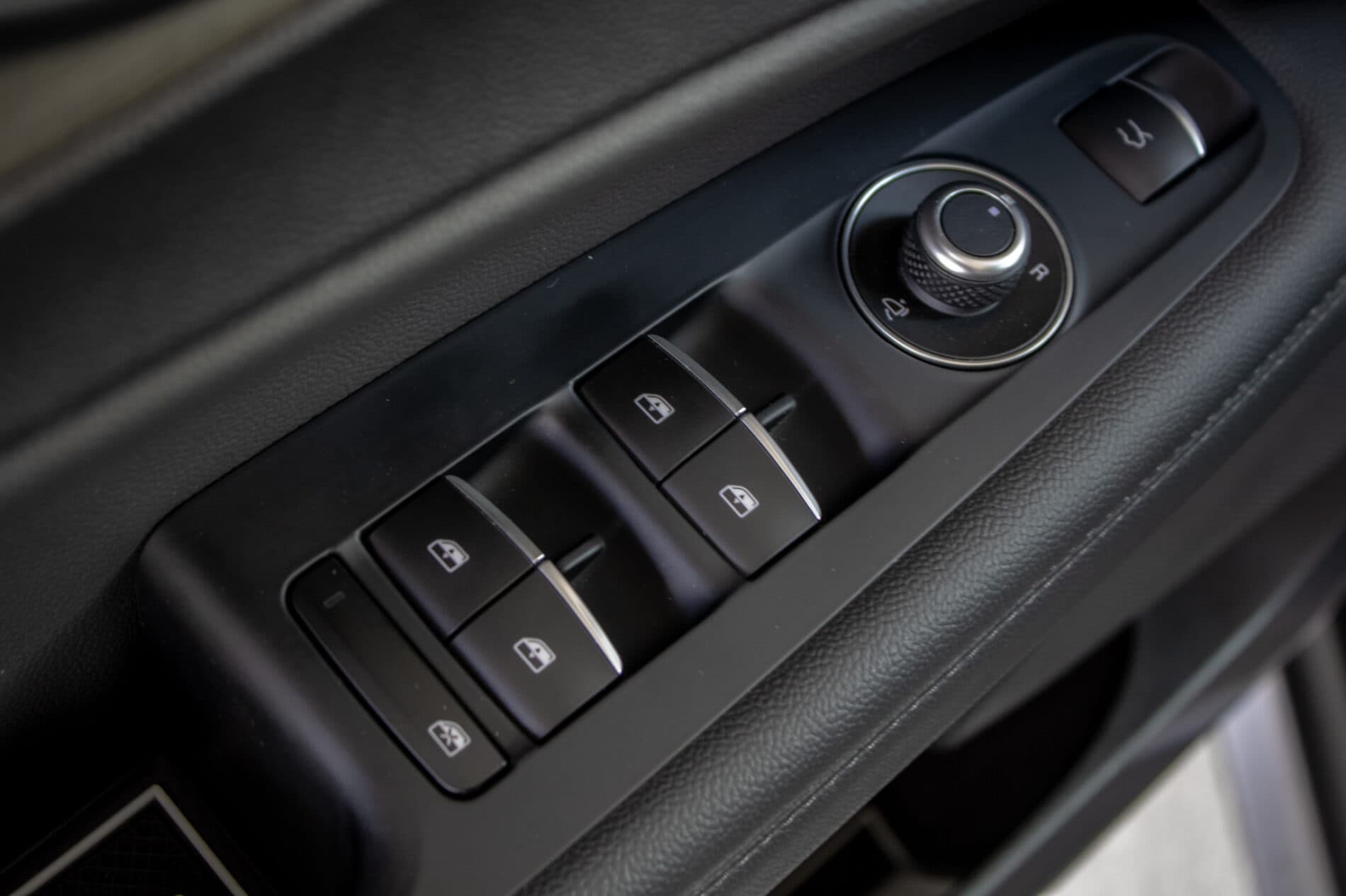 2019 Alfa Romeo Stelvio, sivá suv, 56 139 km
