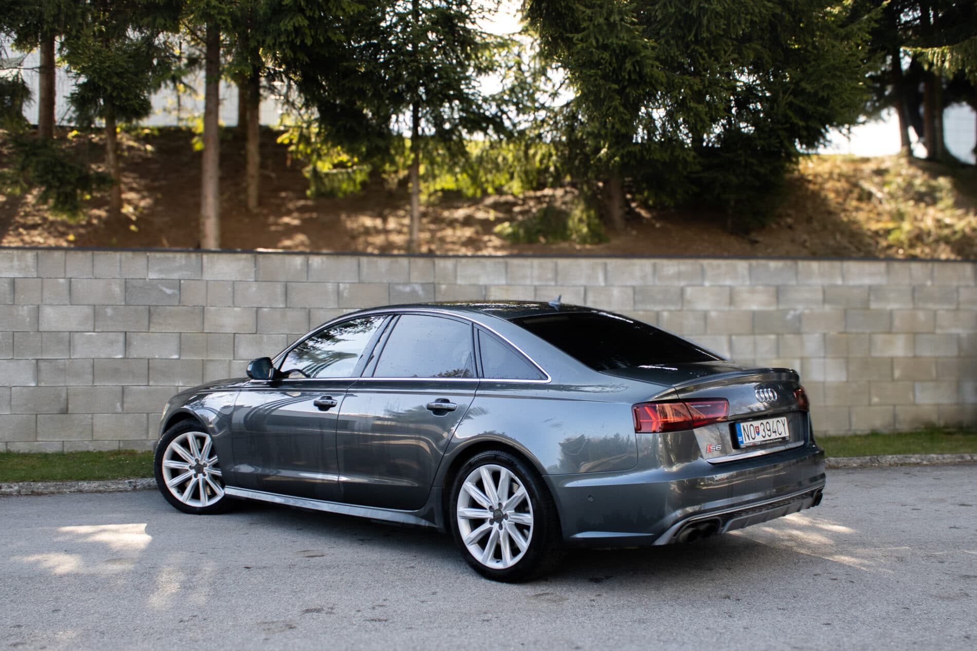 2015 AUDI S6, sivá sedan, 184 000 km