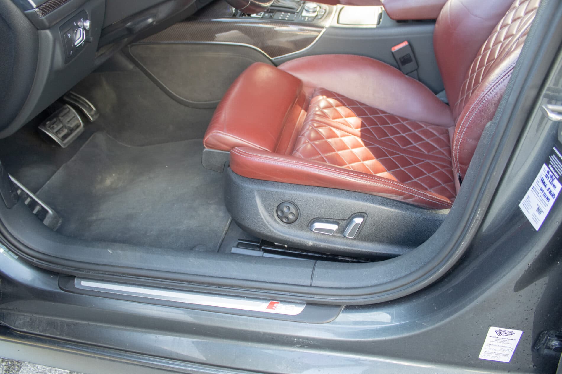 2015 AUDI S6, sivá sedan, 184 000 km
