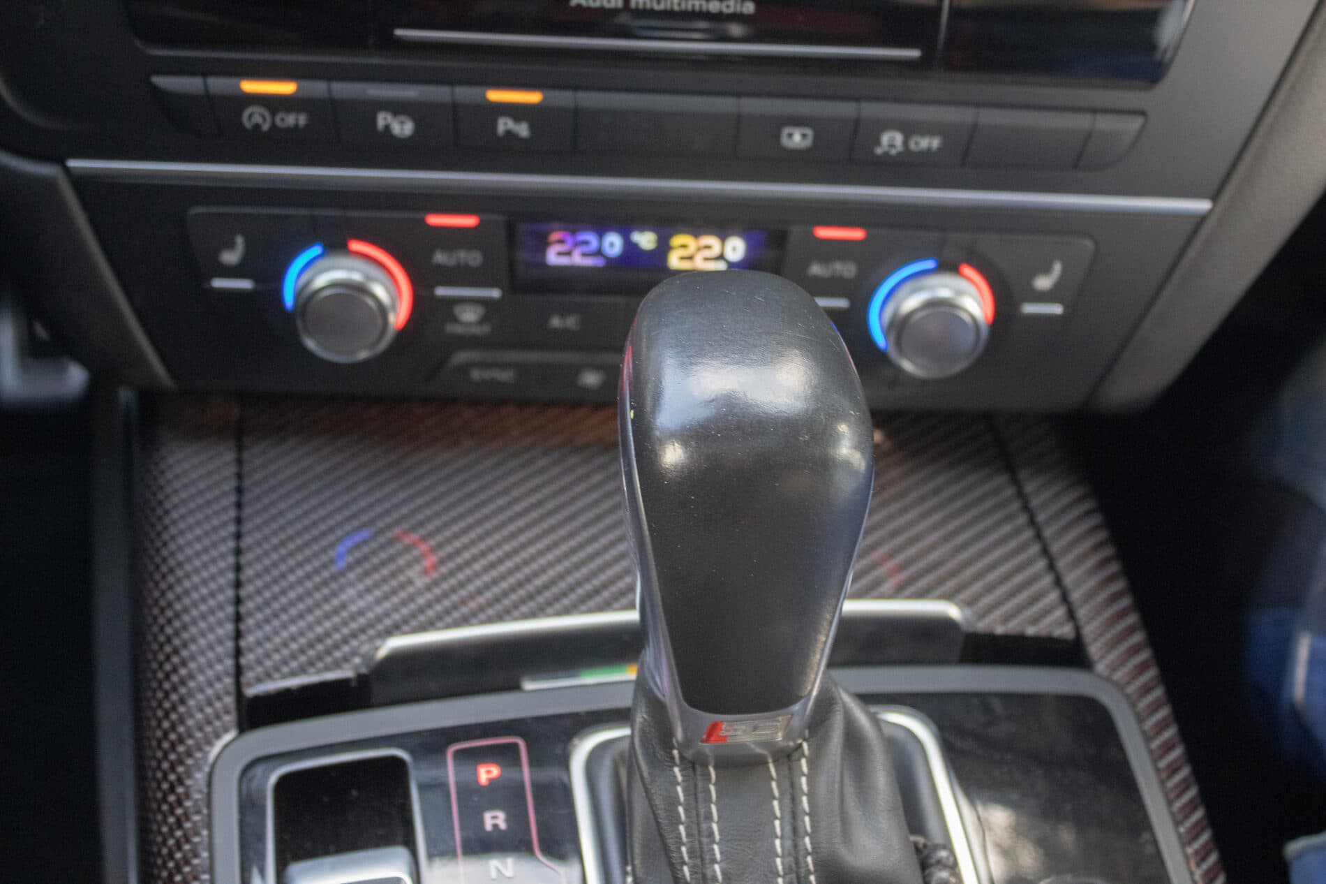 2015 AUDI S6, sivá sedan, 184 000 km