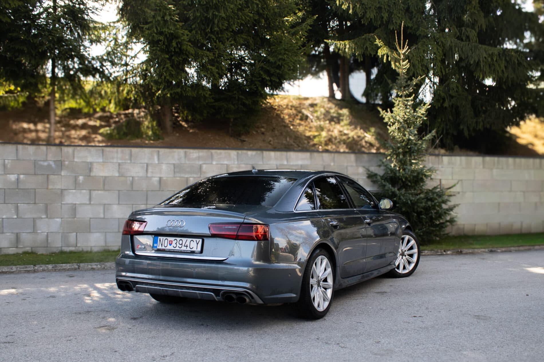 2015 AUDI S6, sivá sedan, 184 000 km