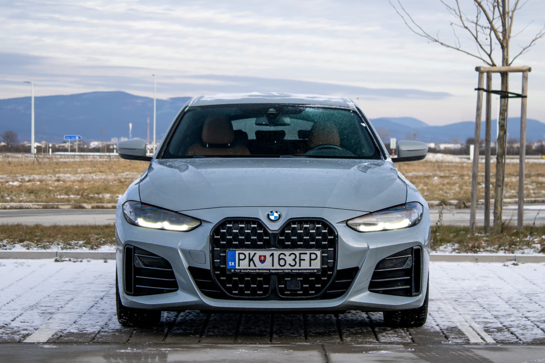 2022 BMW 430i, sivá kupé, 82 471 km