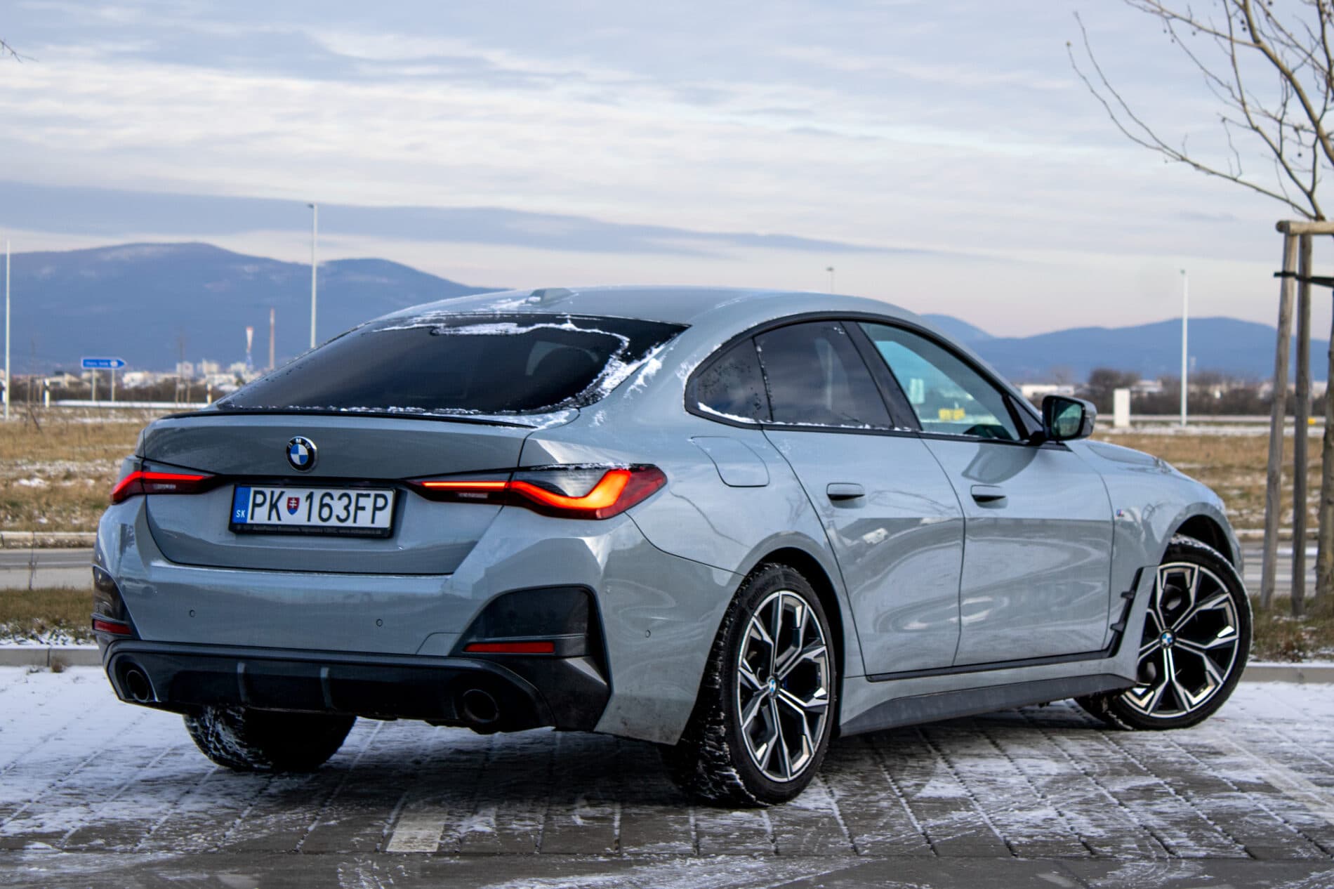2022 BMW 430i, sivá kupé, 82 471 km