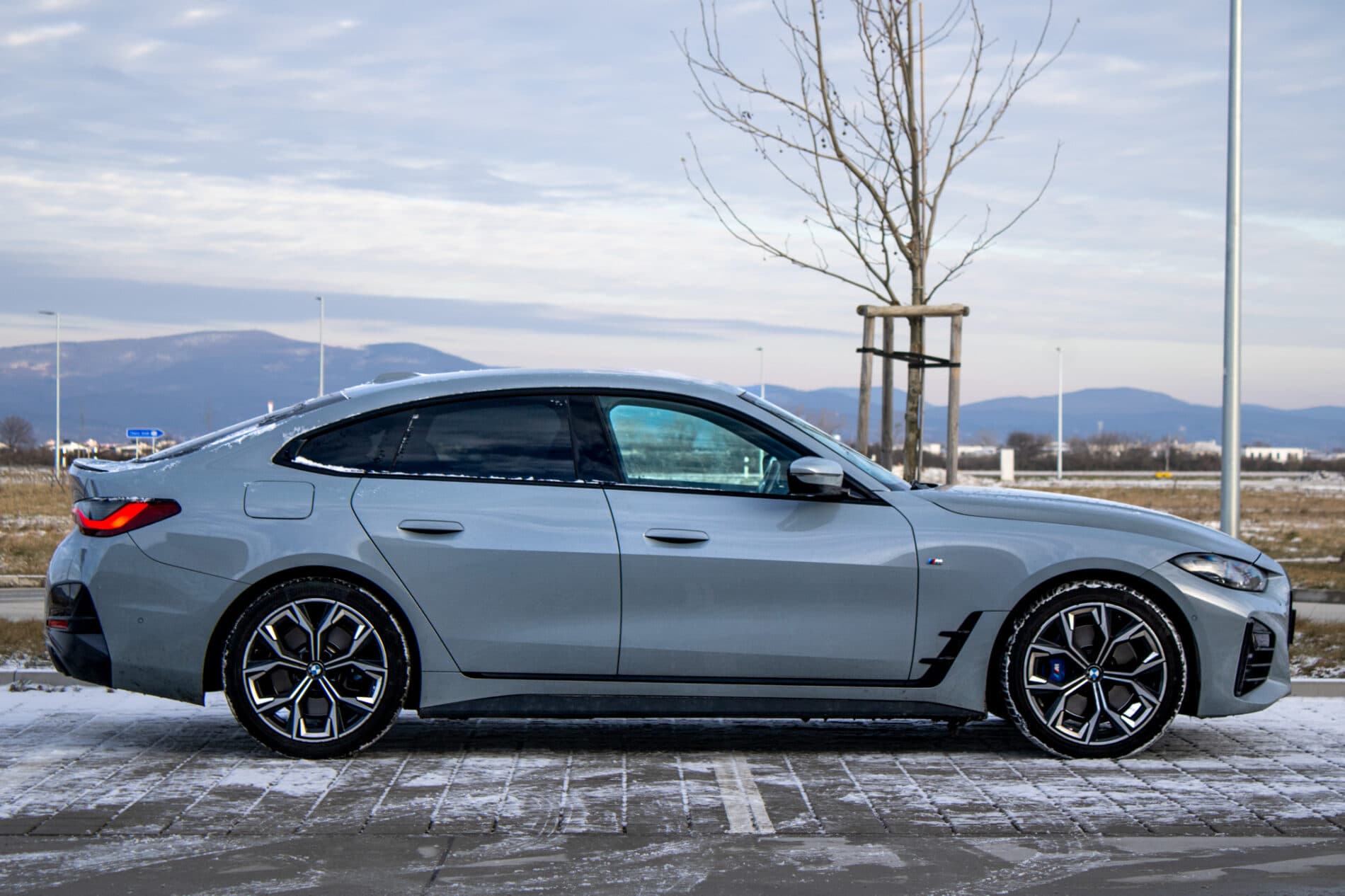 2022 BMW 430i, sivá kupé, 82 471 km