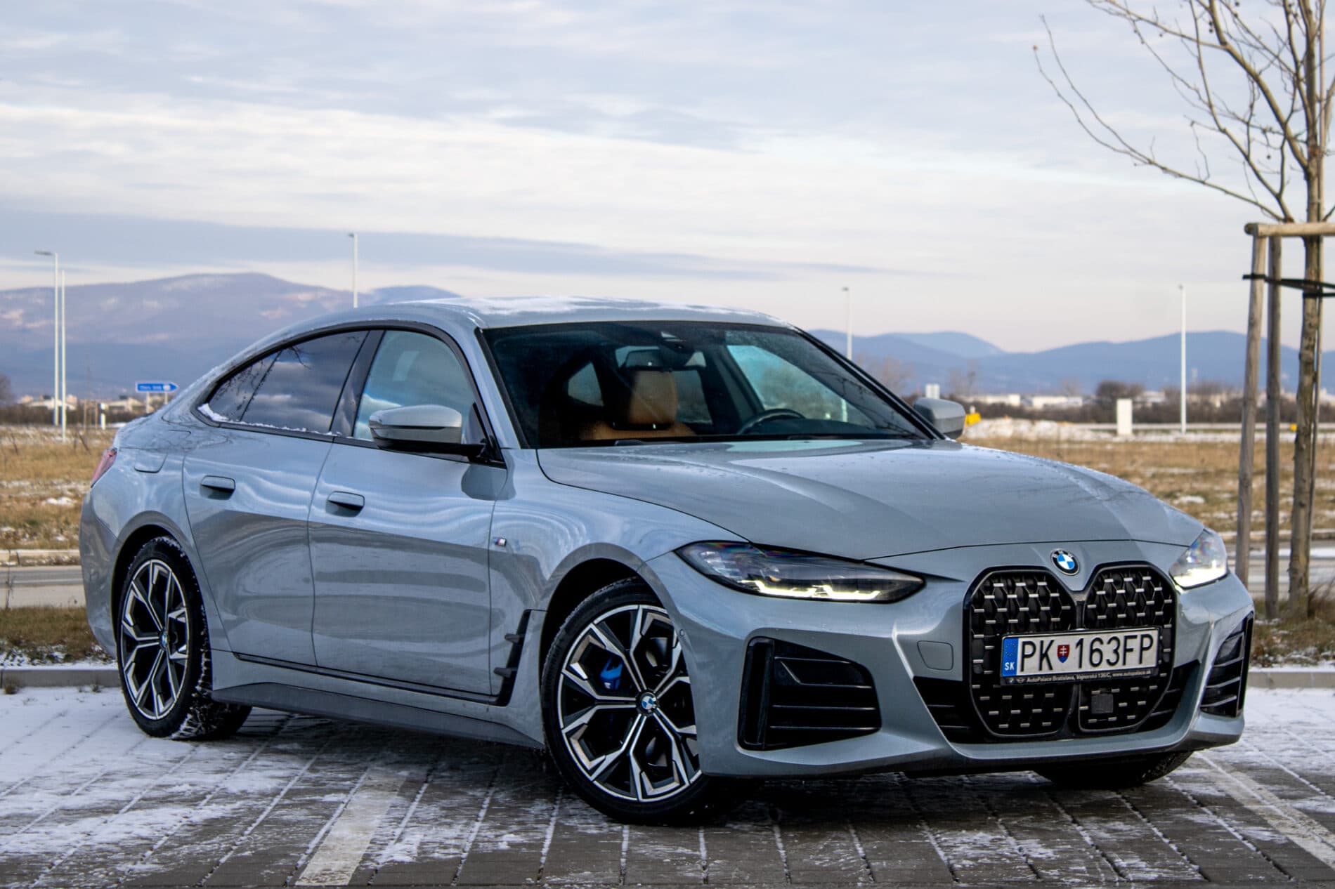 2022 BMW 430i, sivá kupé, 82 471 km