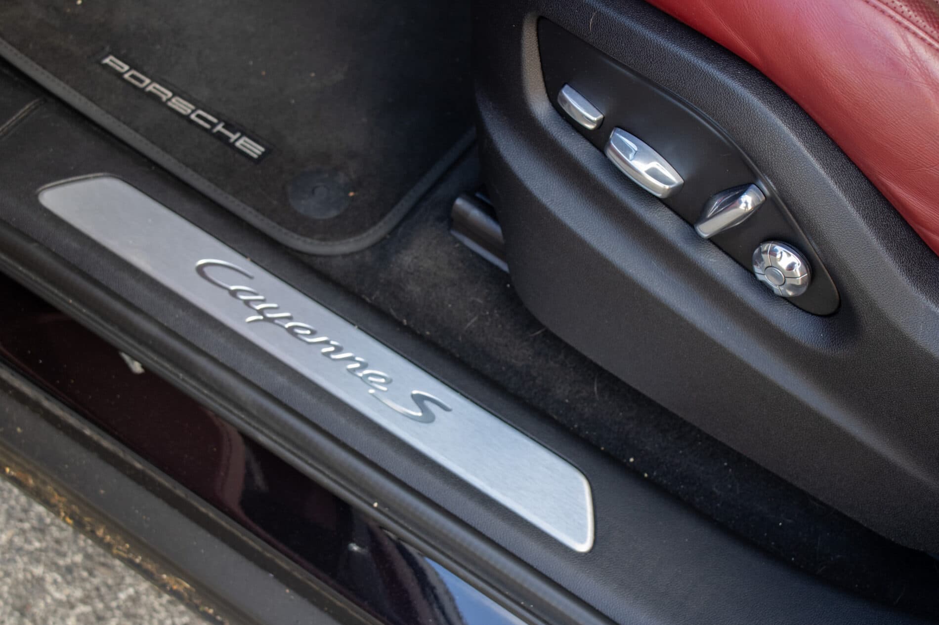 2018 Porsche Cayenne S, čierna suv, 168 000 km