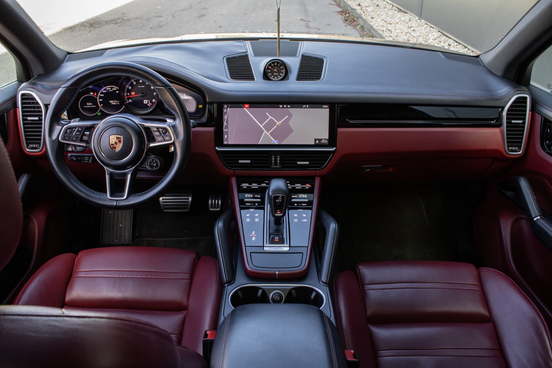 2018 Porsche Cayenne S, čierna suv, 168 000 km