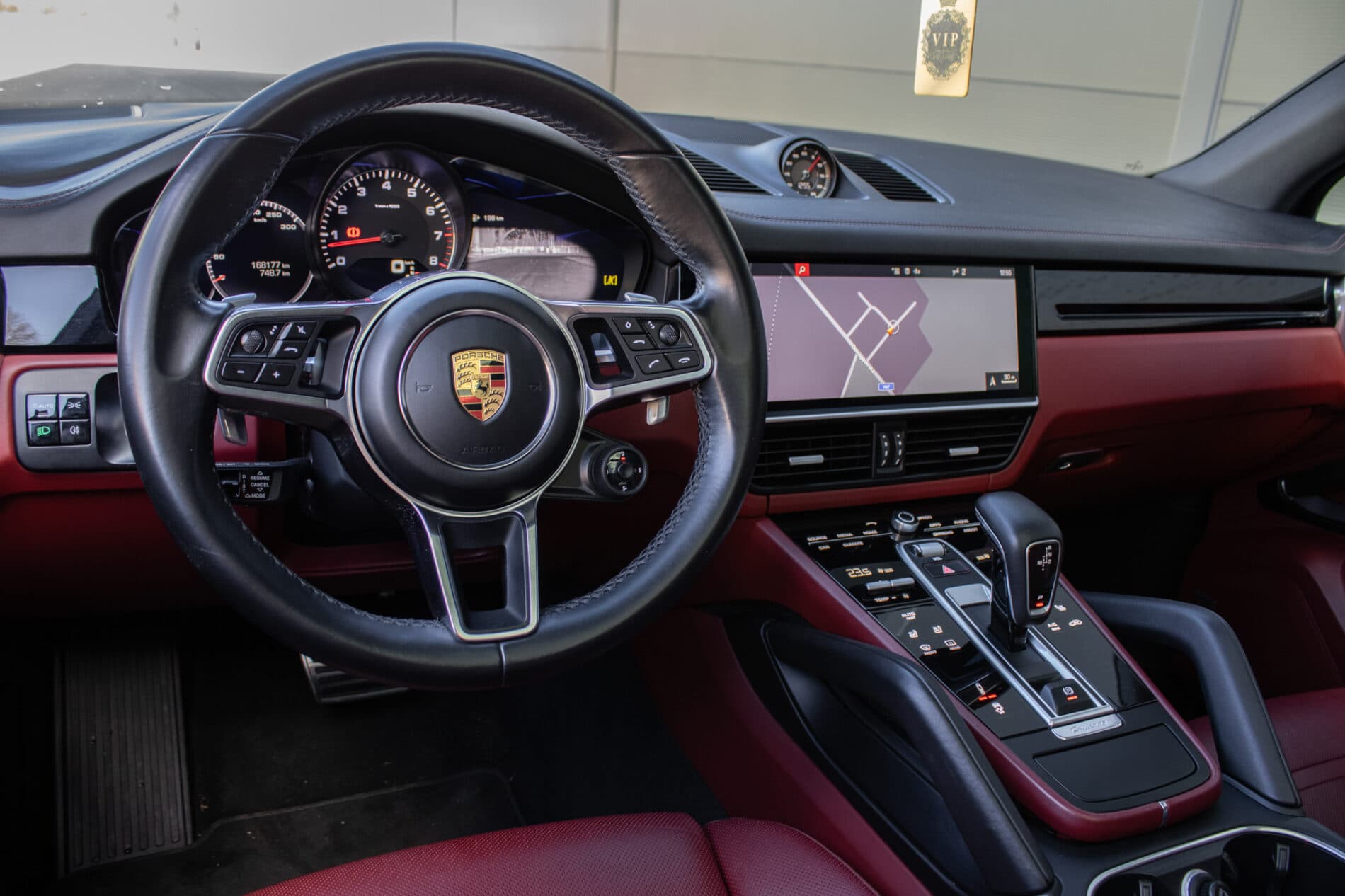 2018 Porsche Cayenne S, čierna suv, 168 000 km