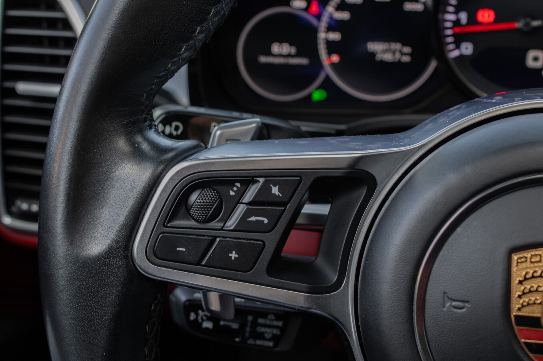 2018 Porsche Cayenne S, čierna suv, 168 000 km