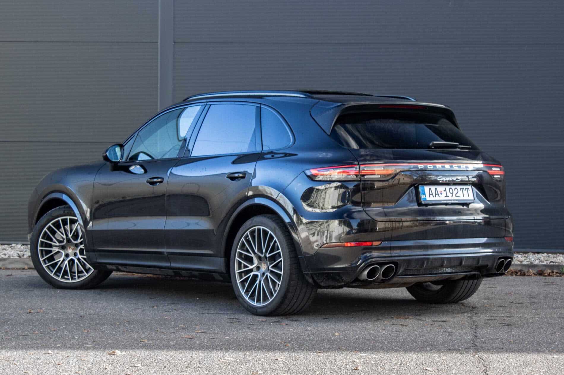 2018 Porsche Cayenne S, čierna suv, 168 000 km