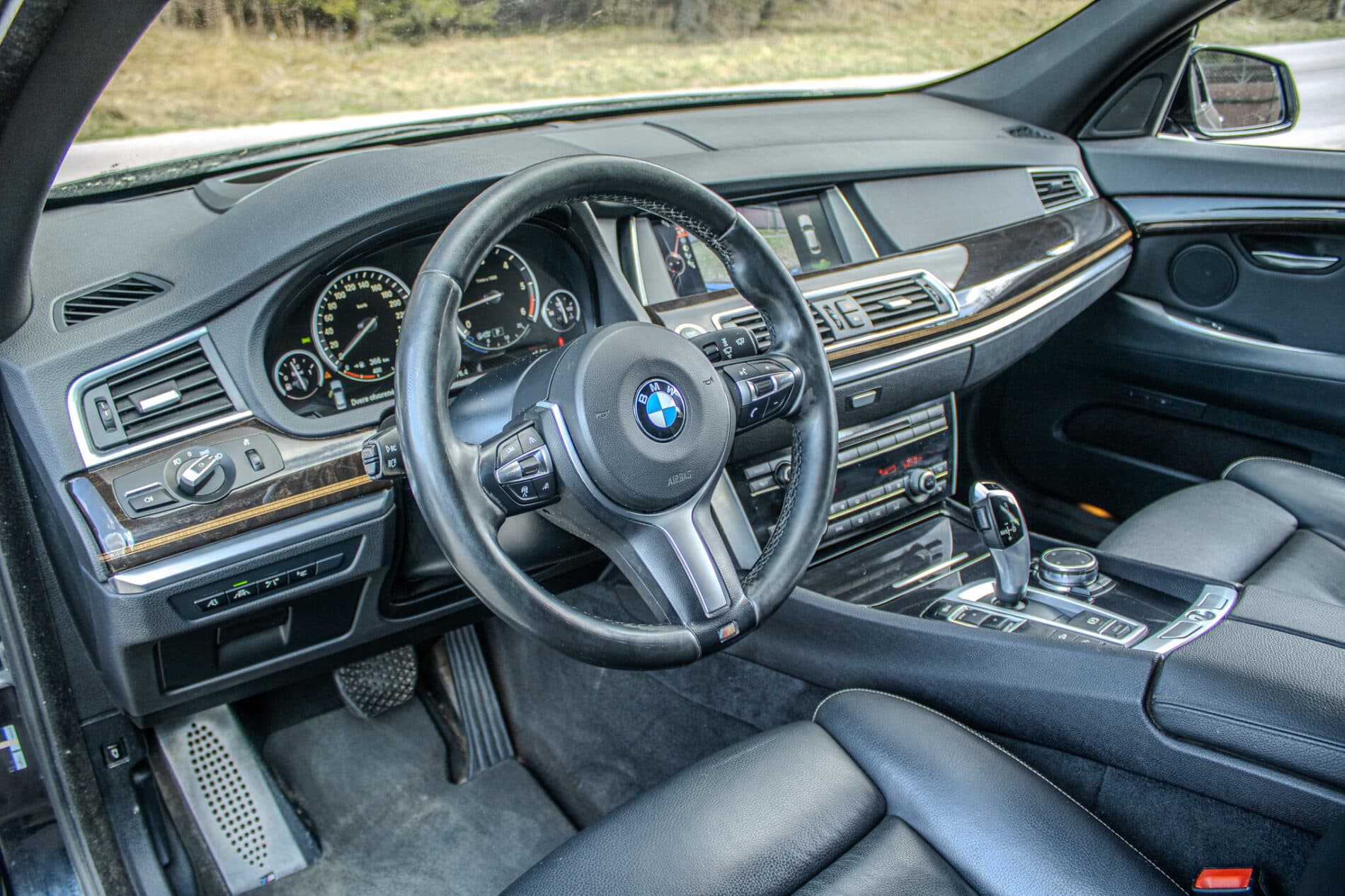 2016 BMW 530d, čierna, 258 656 km