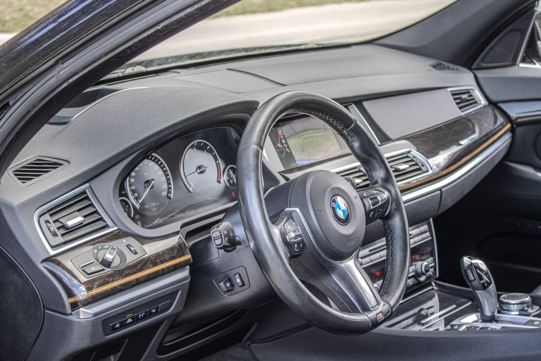 2016 BMW 530d, čierna, 258 656 km