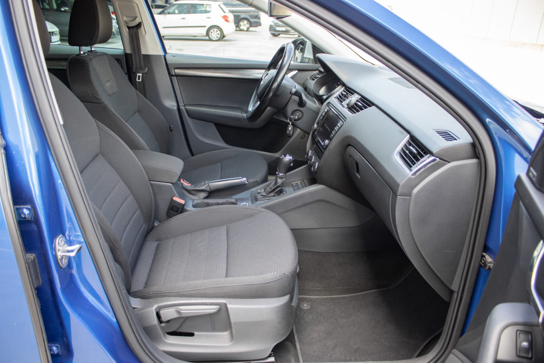 2014 Skoda Octavia RS, modrá kombi, 268 807 km