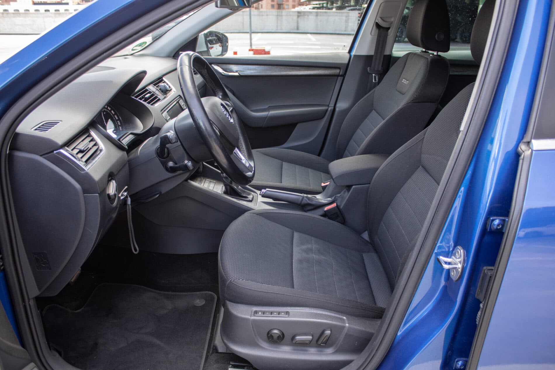2014 Skoda Octavia RS, modrá kombi, 268 807 km
