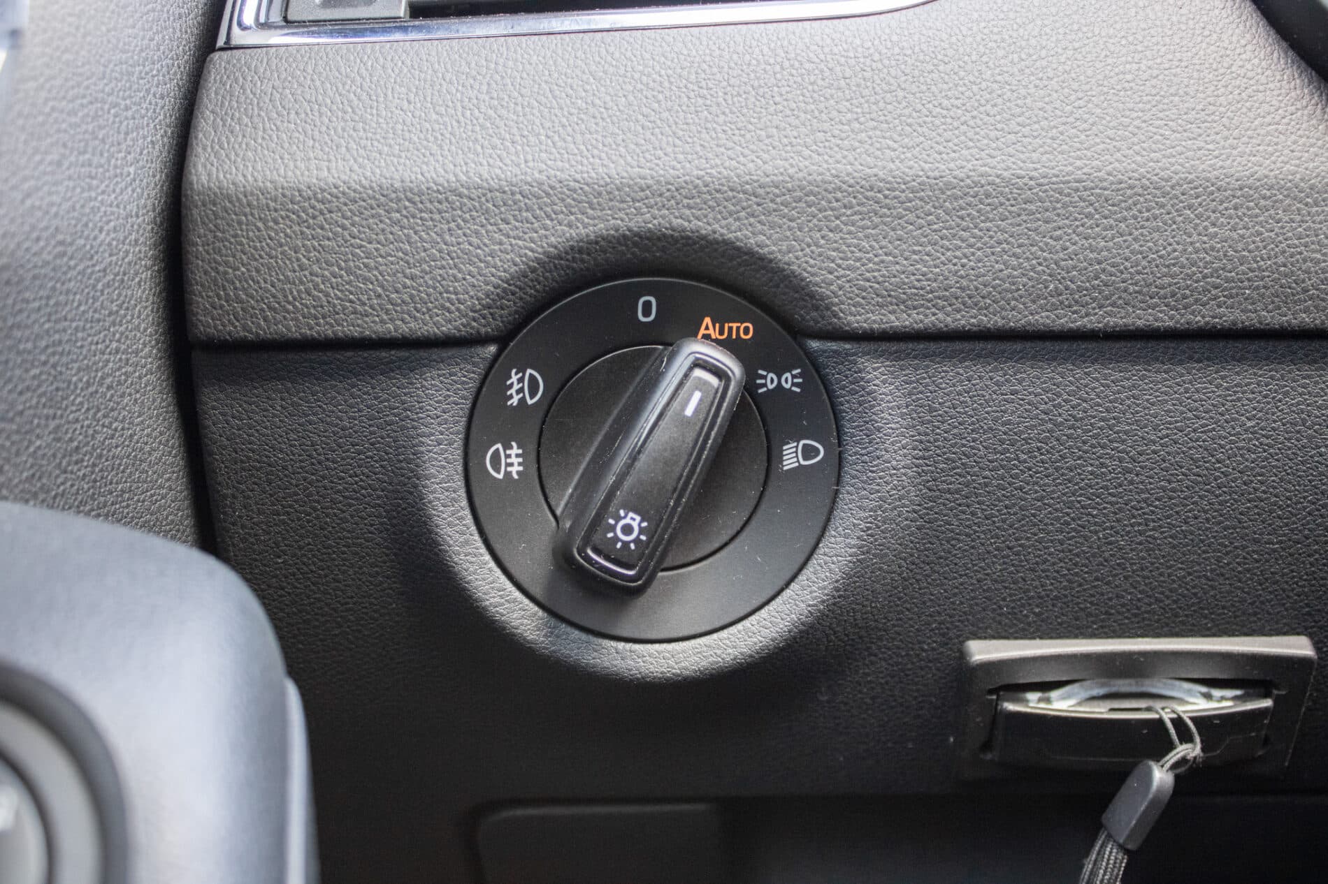 2014 Skoda Octavia RS, modrá kombi, 268 807 km