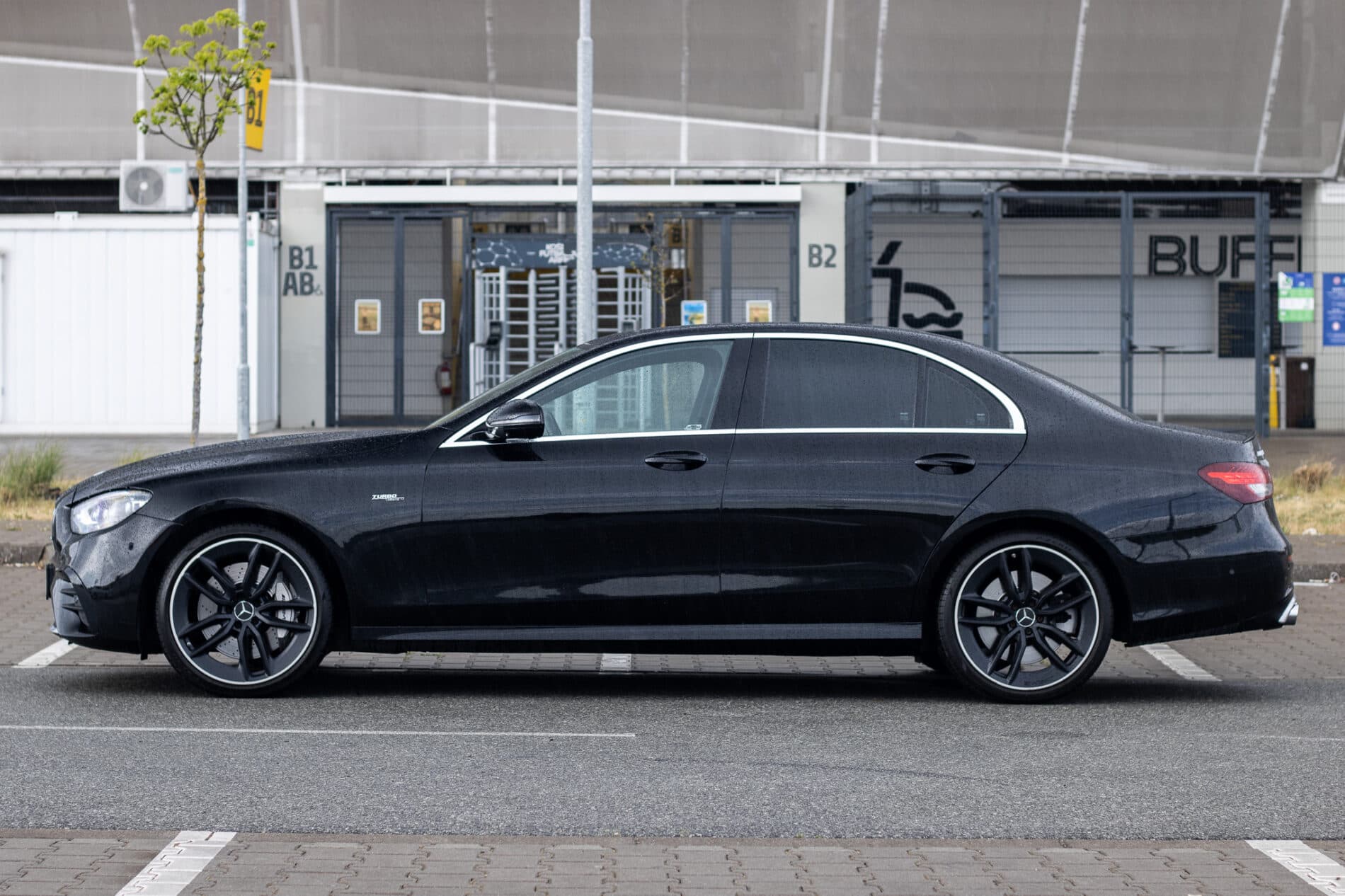 2020 Mercedes-Benz E 53 AMG, čierna sedan, 85 274 km