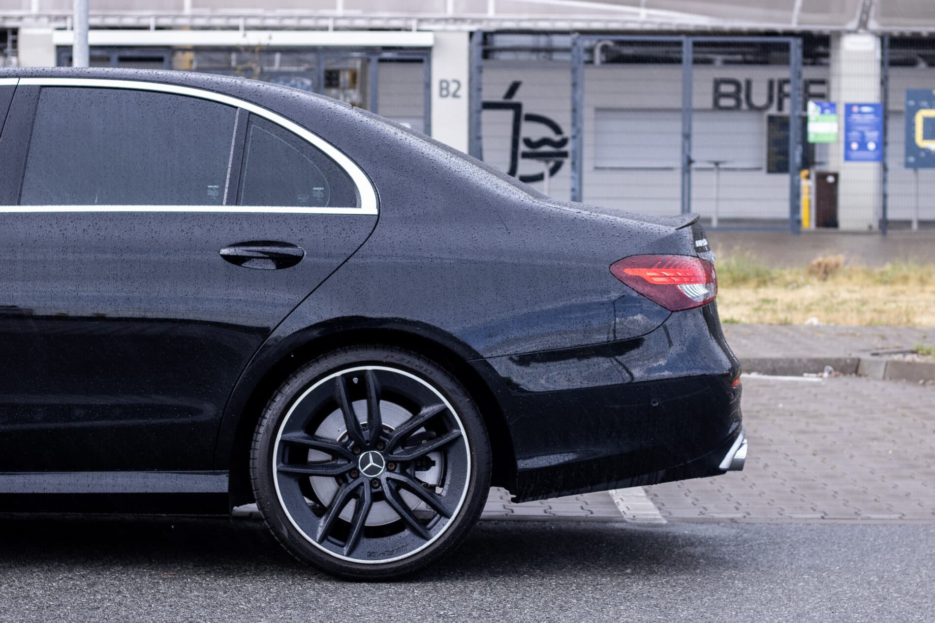2020 Mercedes-Benz E 53 AMG, čierna sedan, 85 274 km
