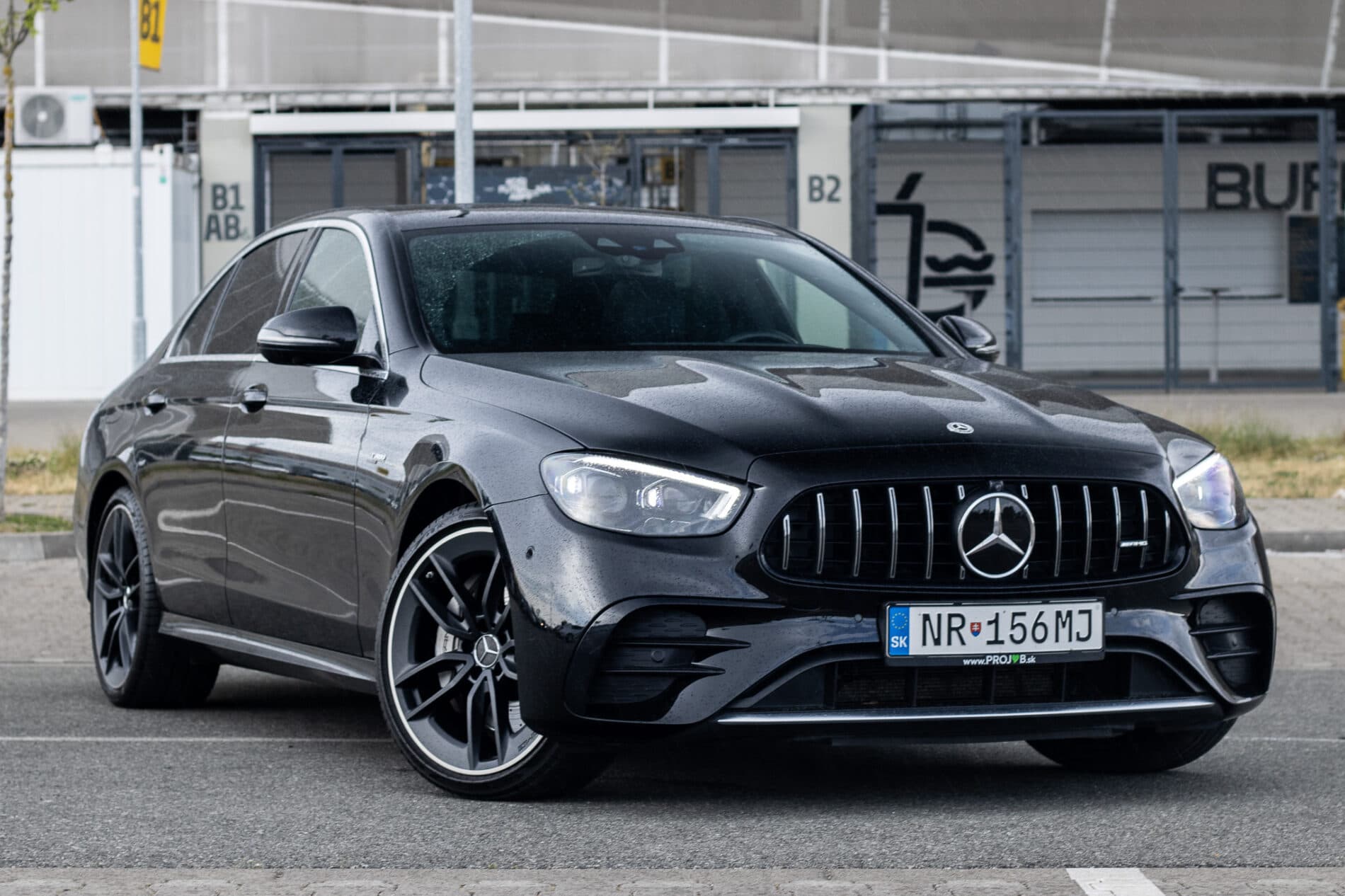 2020 Mercedes-Benz E 53 AMG, čierna sedan, 85 274 km