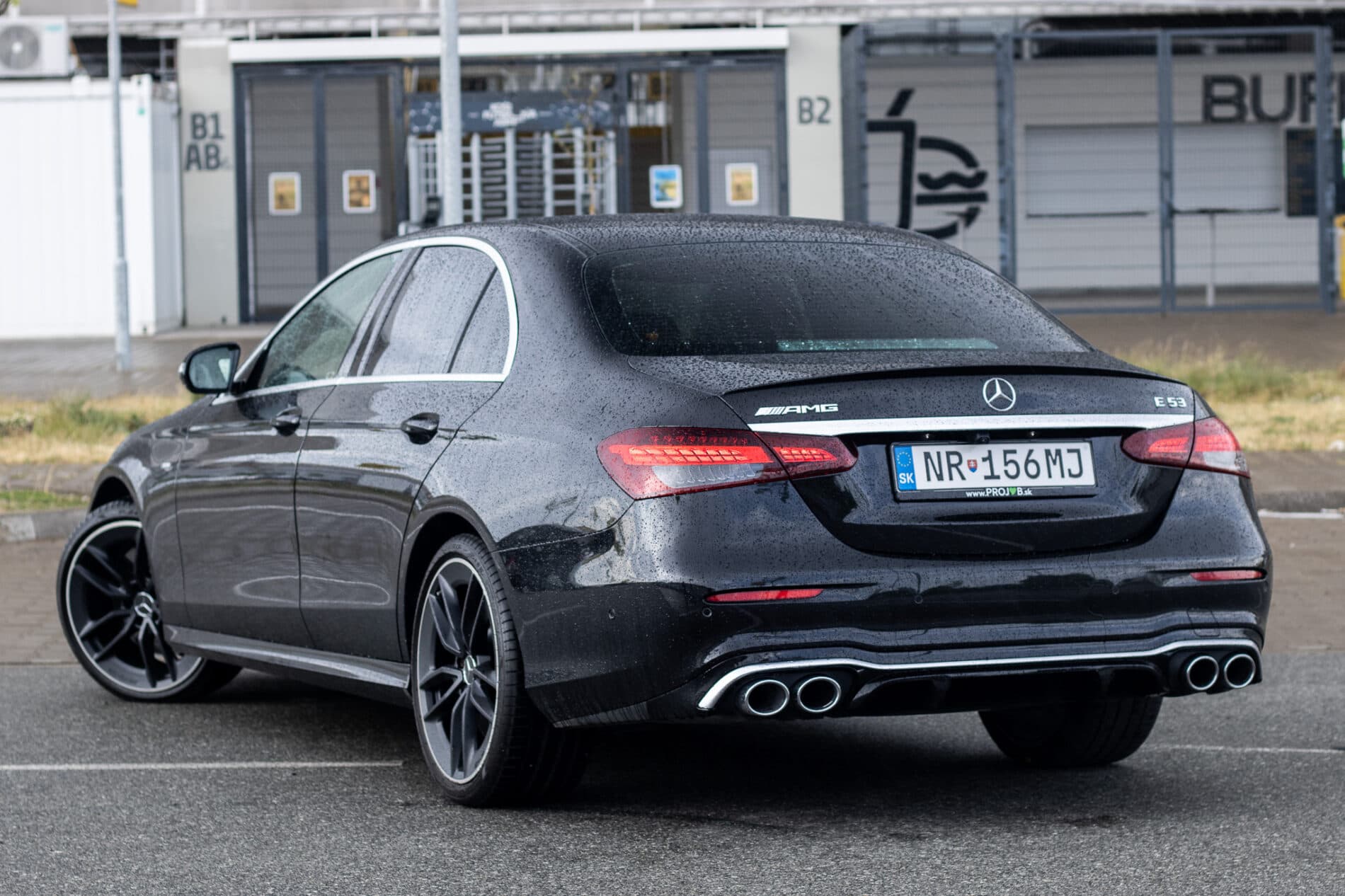 2020 Mercedes-Benz E 53 AMG, čierna sedan, 85 274 km
