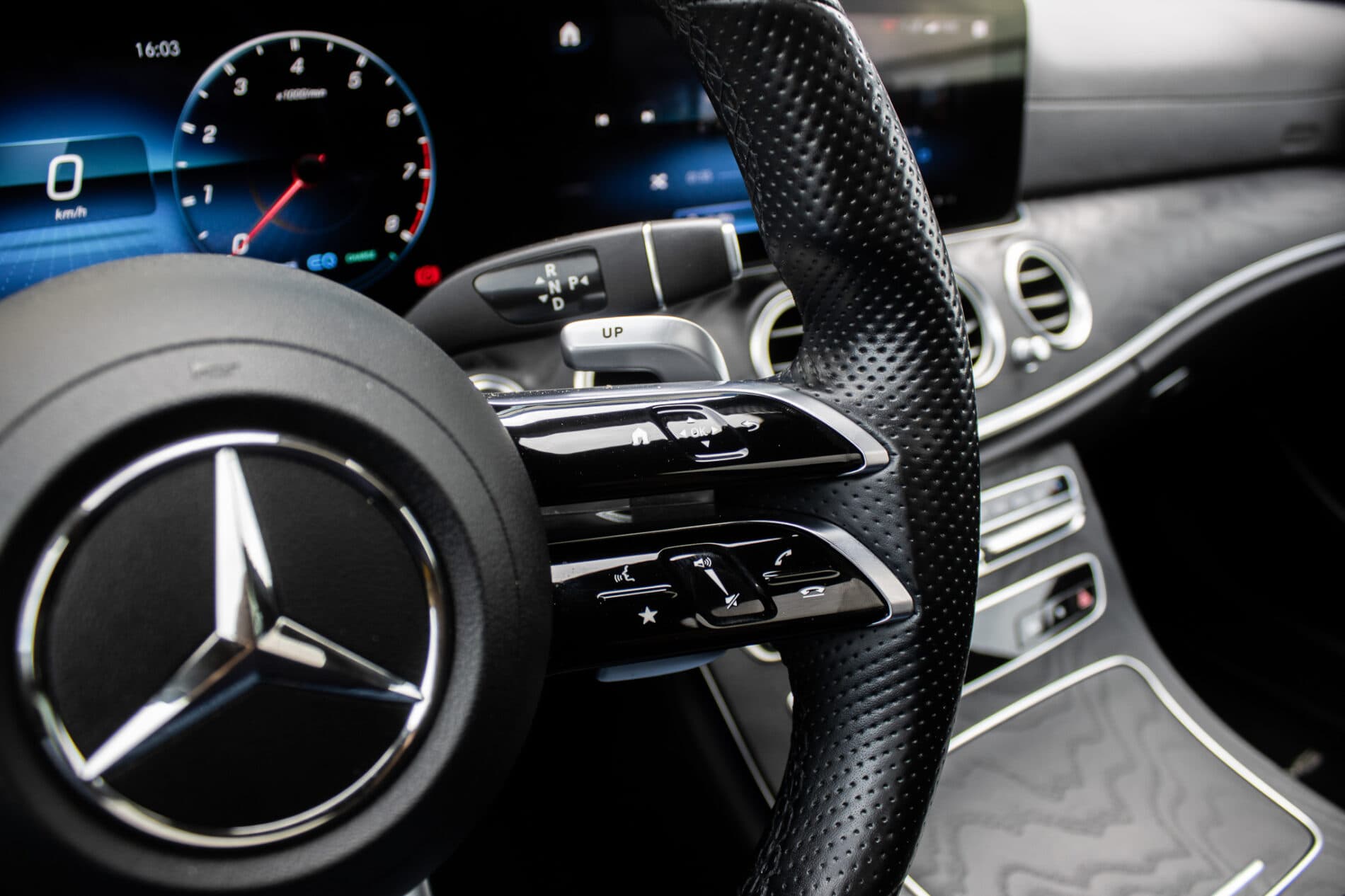 2020 Mercedes-Benz E 53 AMG, čierna sedan, 85 274 km