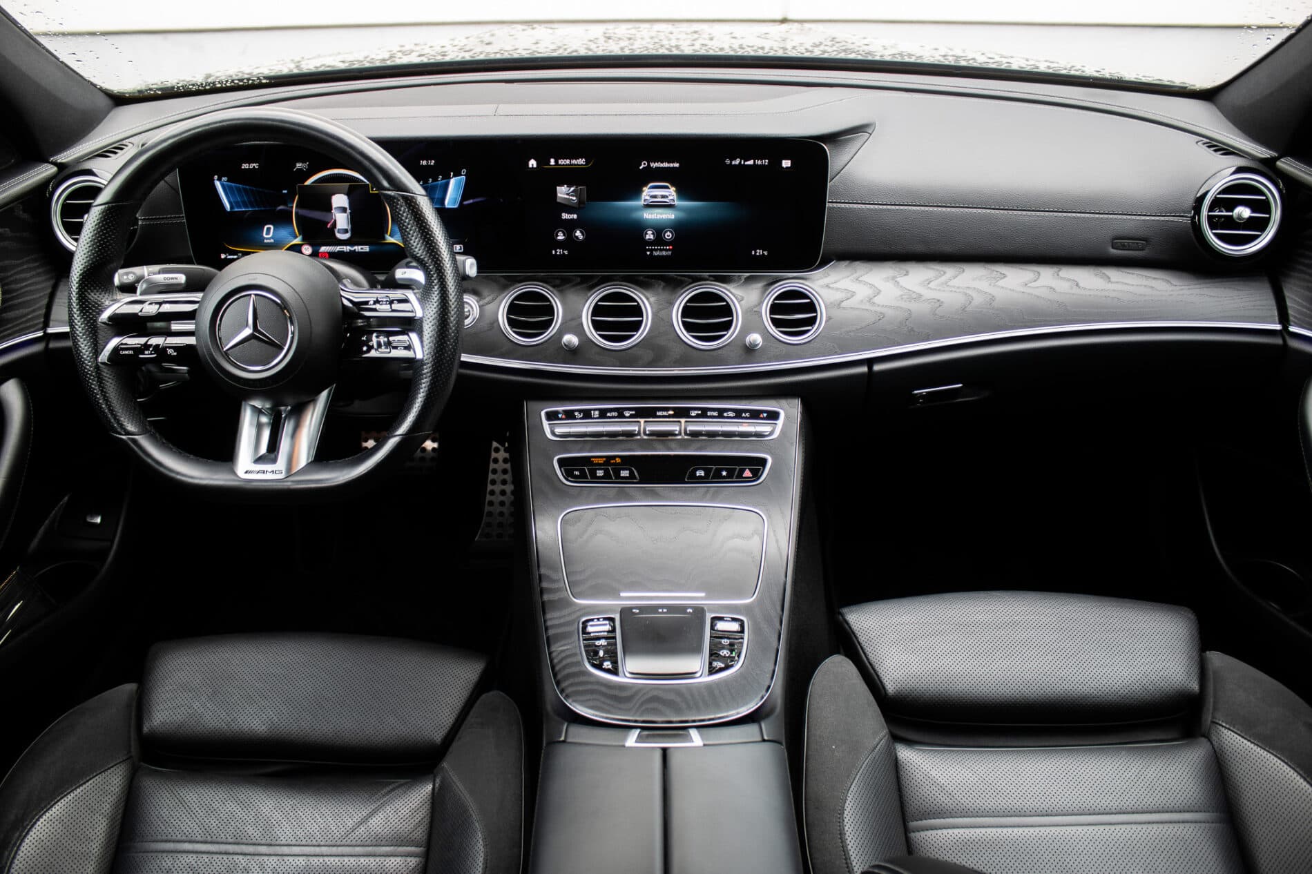2020 Mercedes-Benz E 53 AMG, čierna sedan, 85 274 km