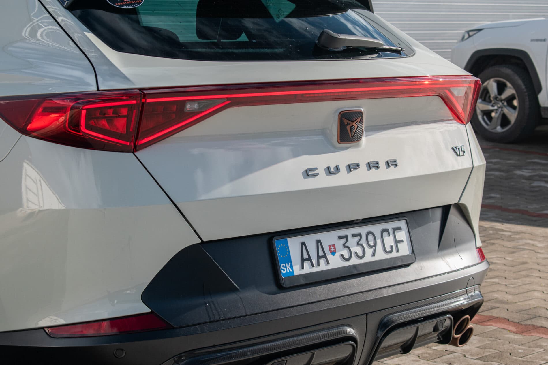 2022 Cupra Formentor VZ5, sivá suv, 45 979 km