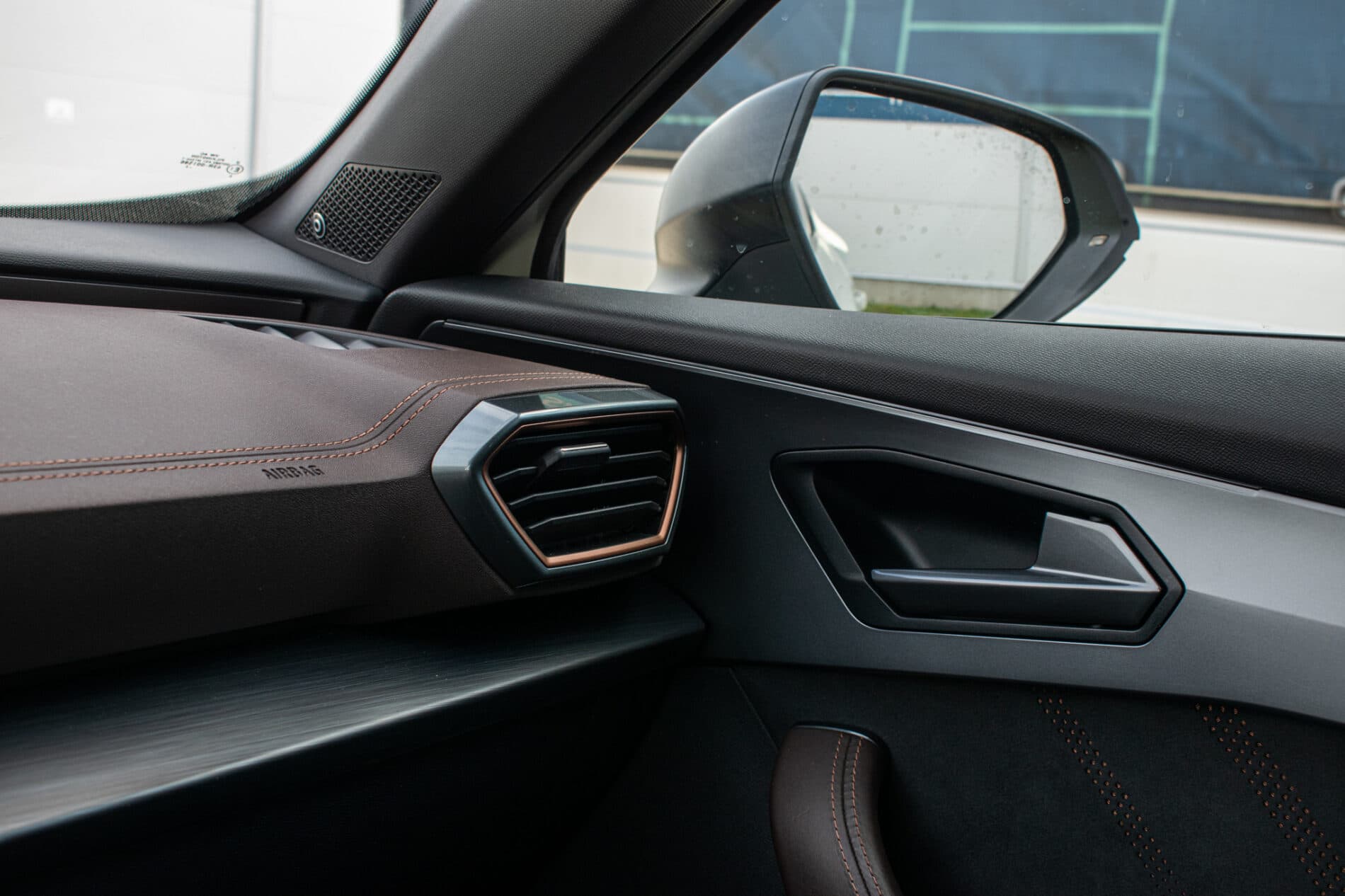 2022 Cupra Formentor VZ5, sivá suv, 45 979 km