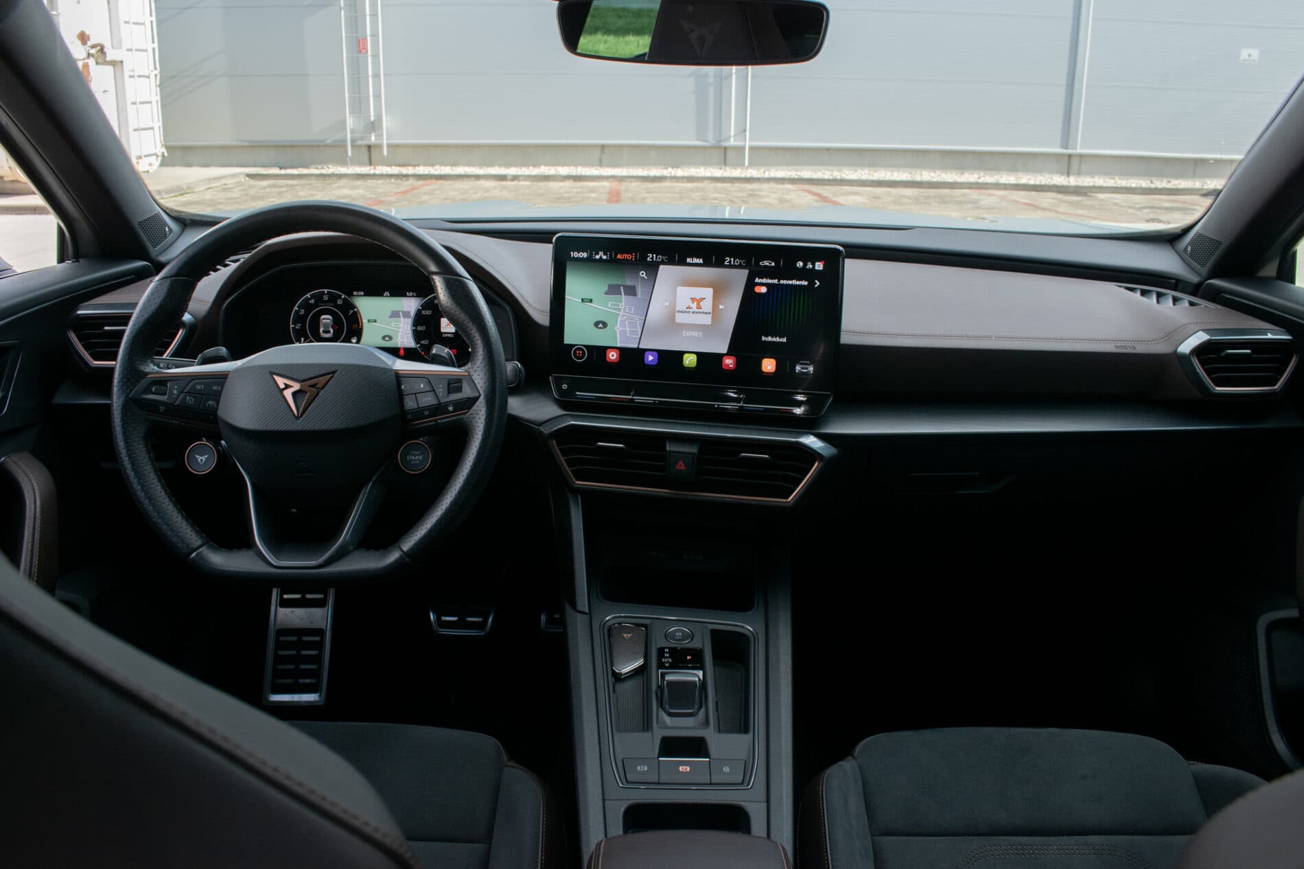 2022 Cupra Formentor VZ5, sivá suv, 45 979 km