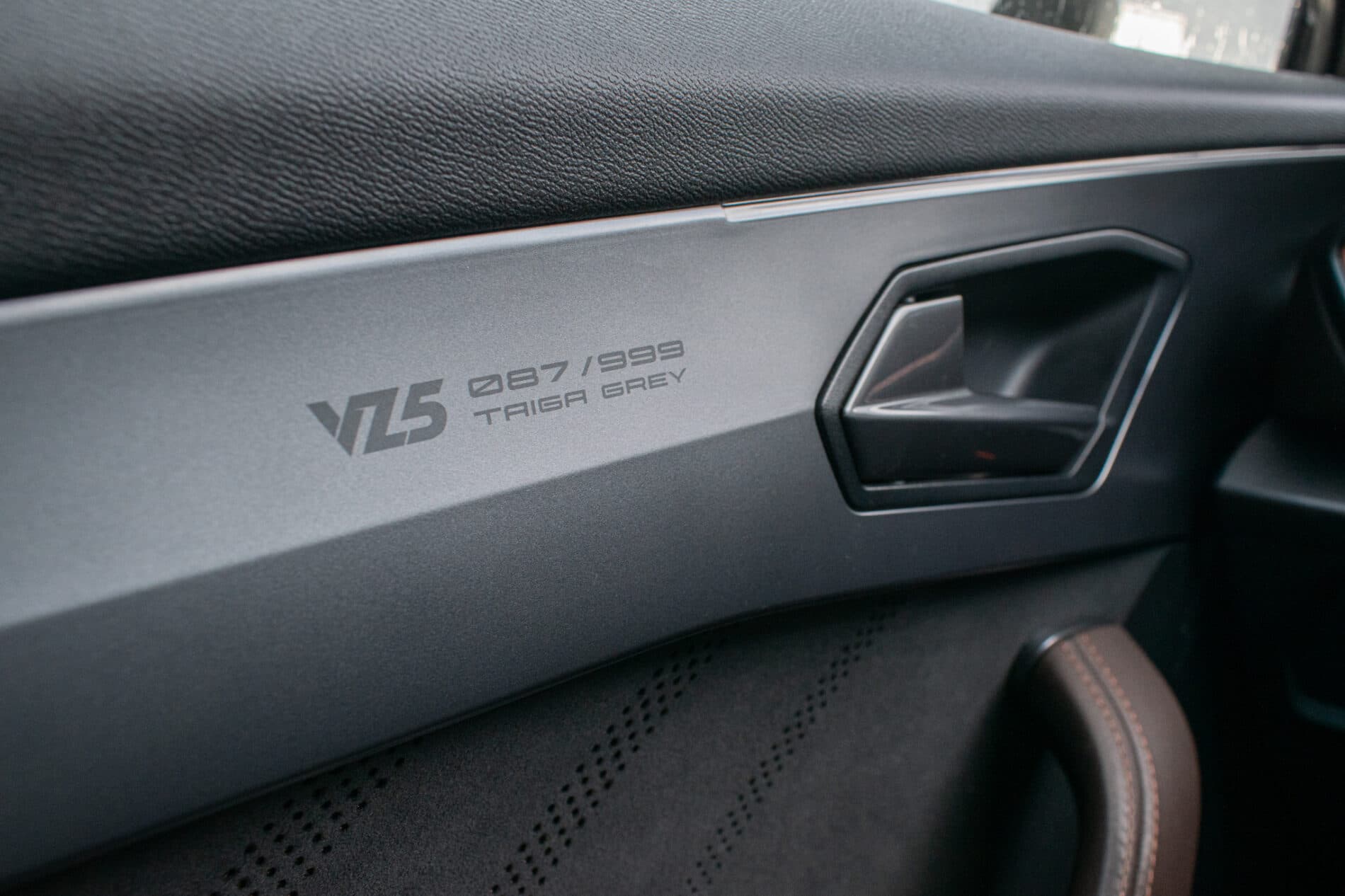 2022 Cupra Formentor VZ5, sivá suv, 45 979 km