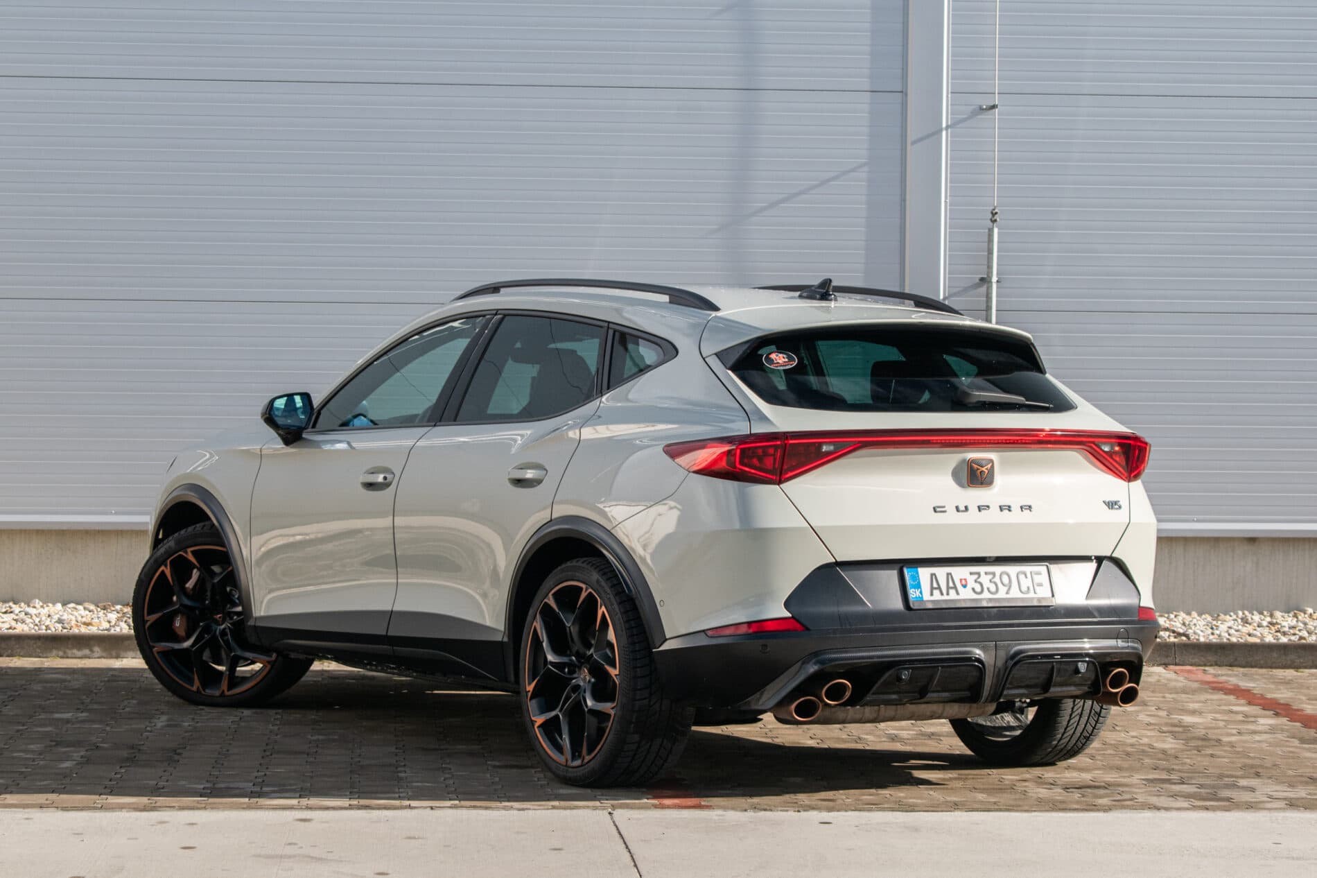 2022 Cupra Formentor VZ5, sivá suv, 45 979 km